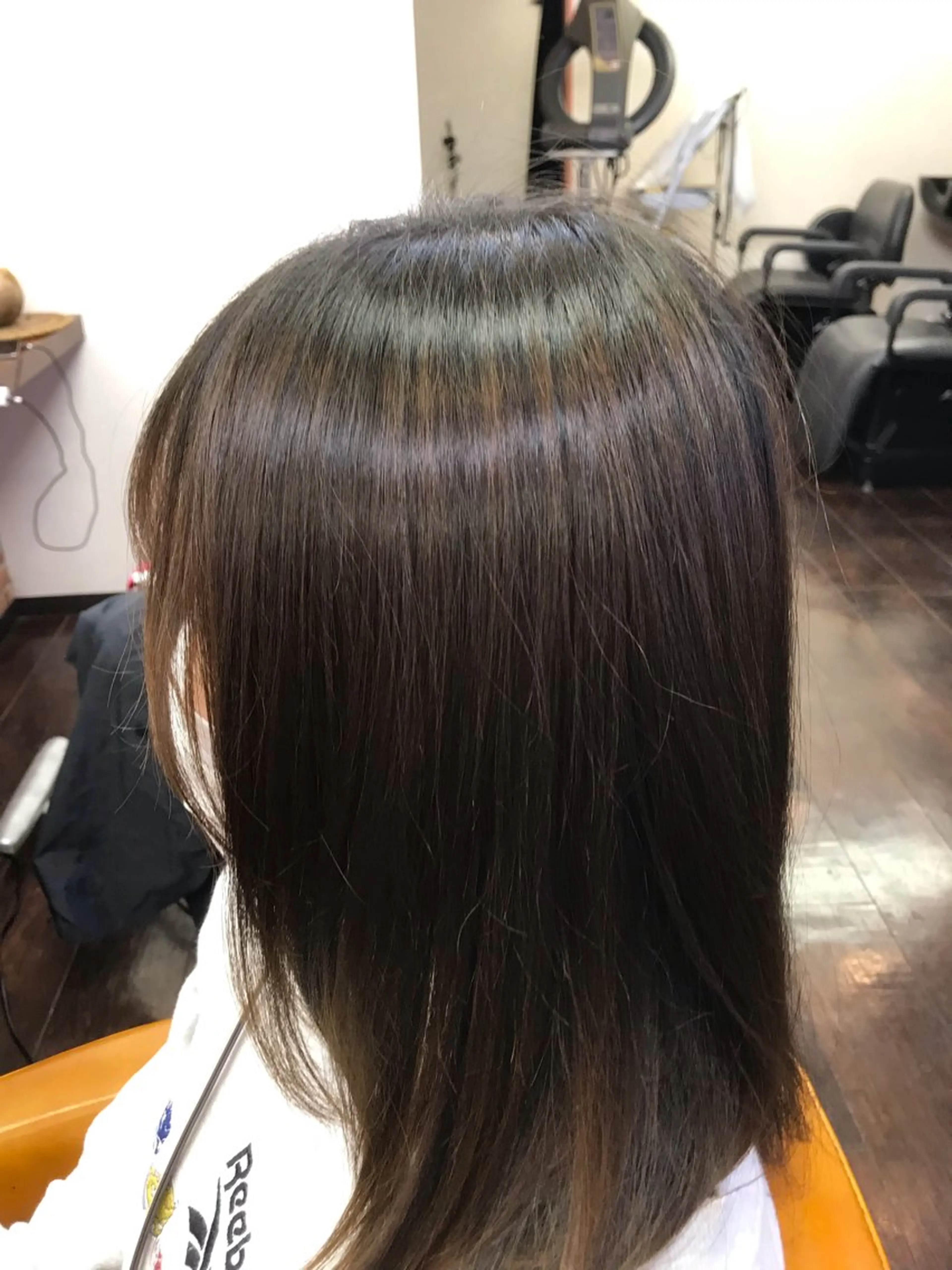セミロング パーマ 桧山 真のヘアスタイル