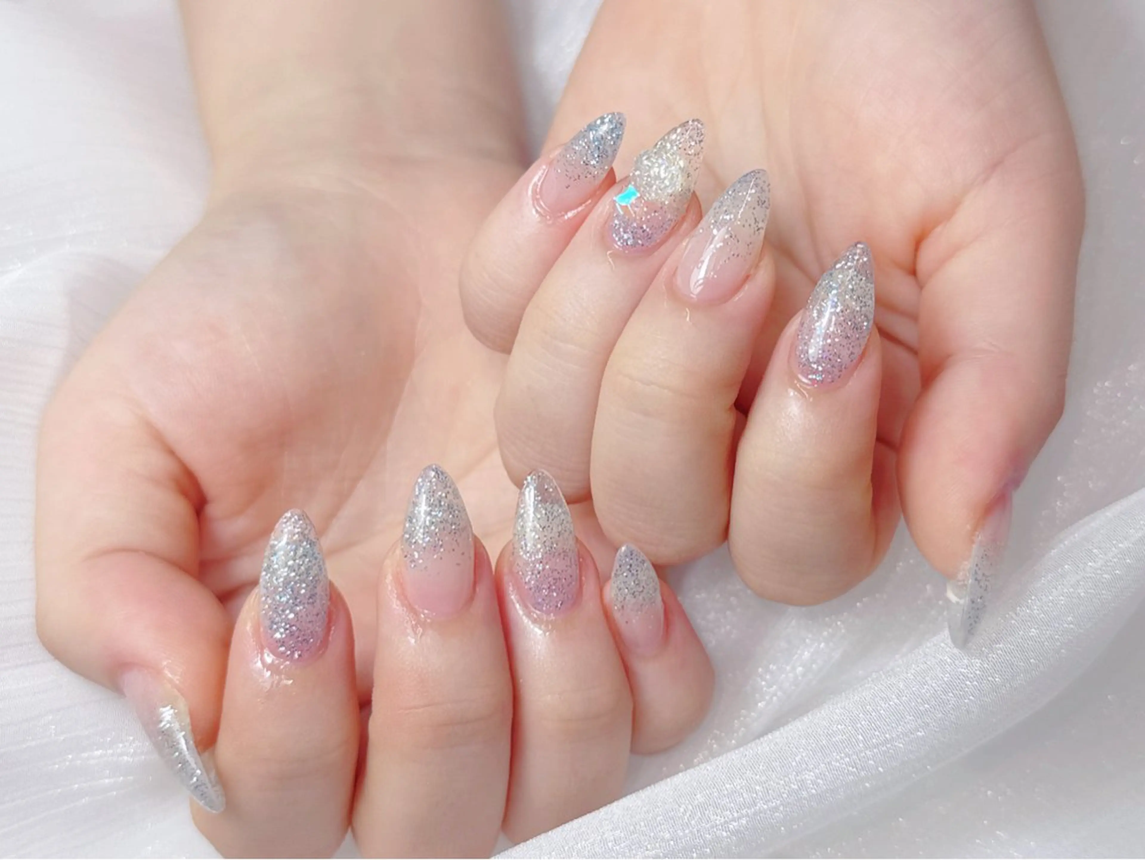 ロング 韓国風ヘア ハンドネイル NOA NAILのネイルデザイン