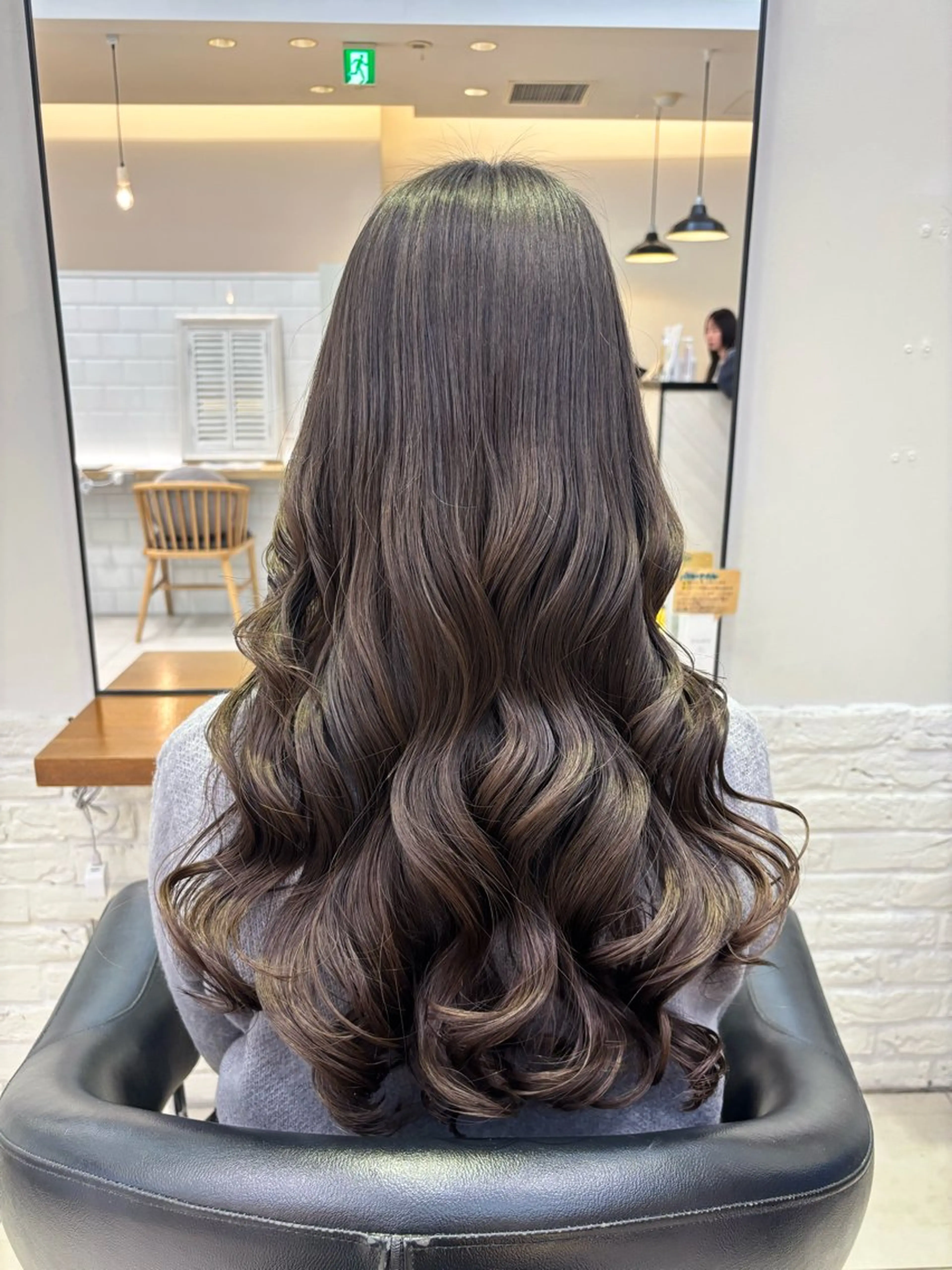 ロング カット パーマ コテ巻き風パーマ🫧 麻尋のヘアスタイル