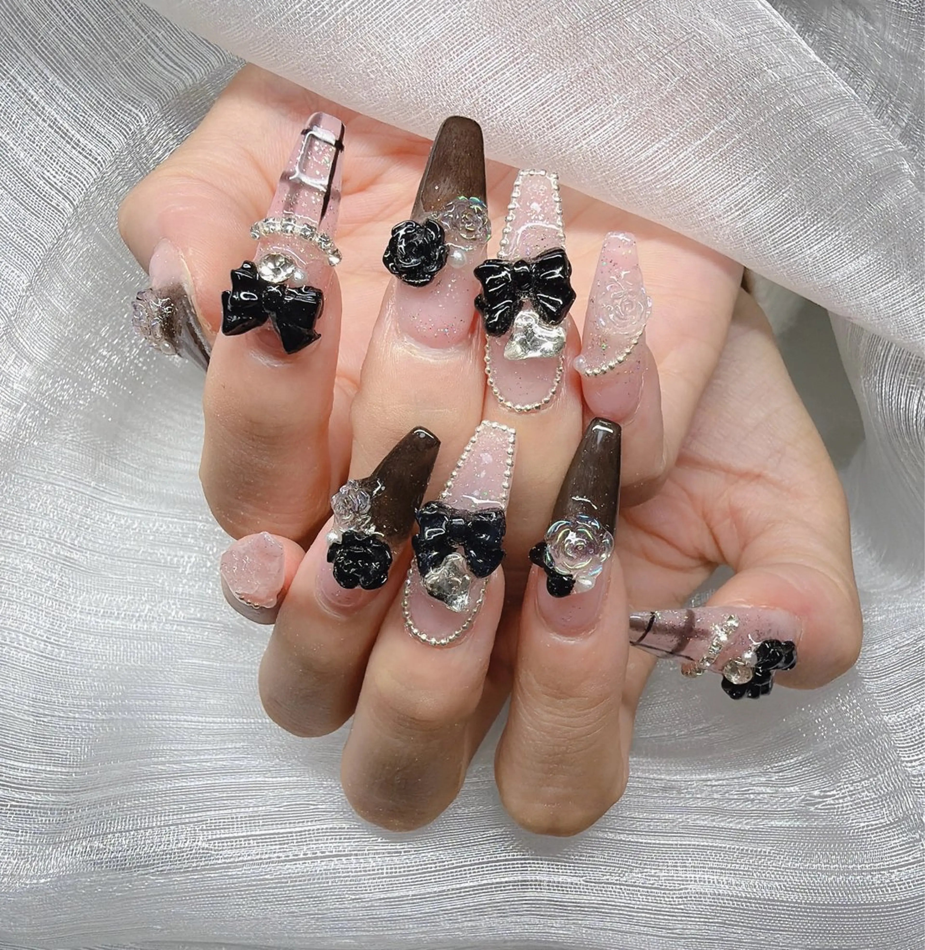 ネイル 長さ出し グラデーション 卒業式 キラキラネイル マグネットネイル ハンドネイル Lee Nailsのネイルデザイン