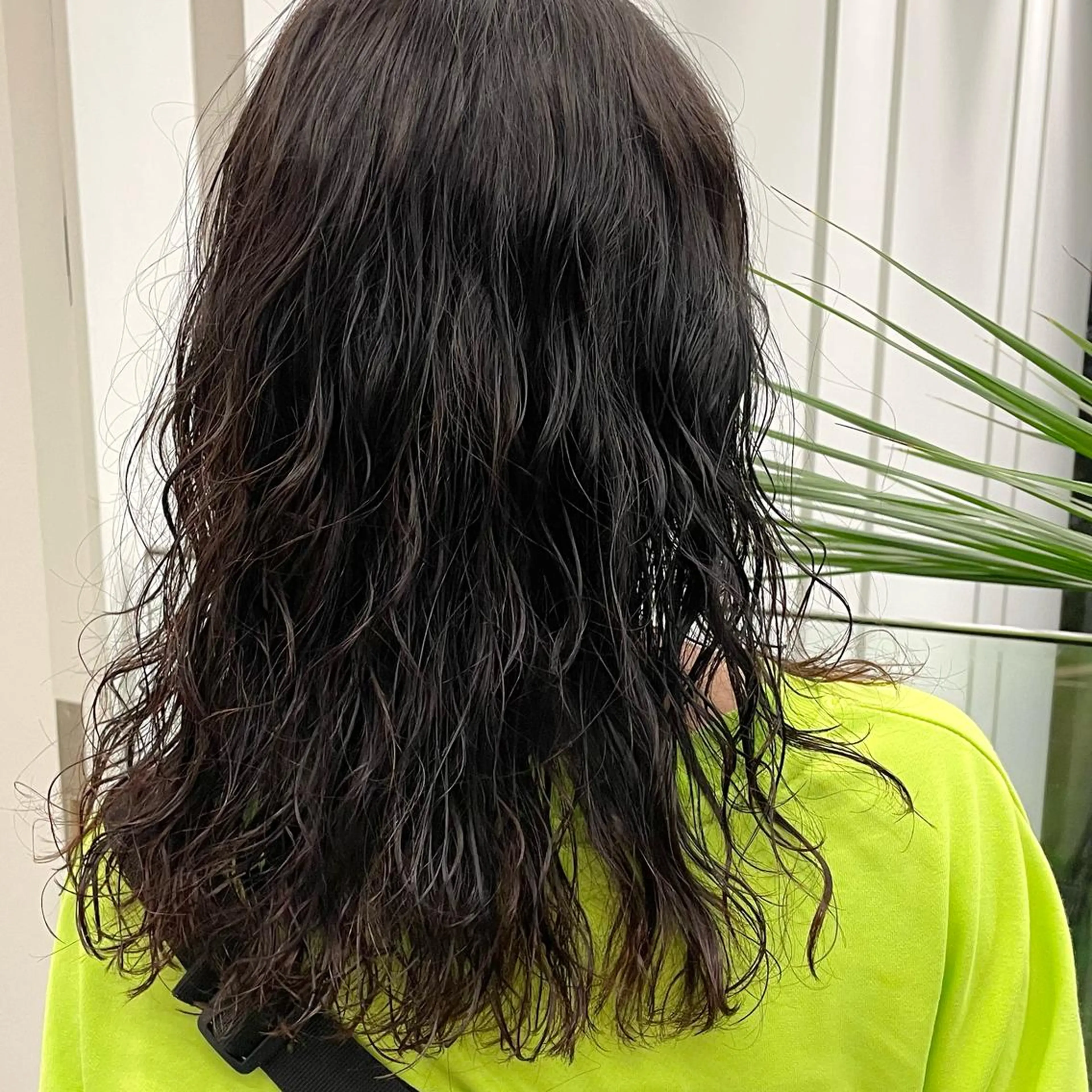 ロング パーマ ひなた あゆみのヘアスタイル