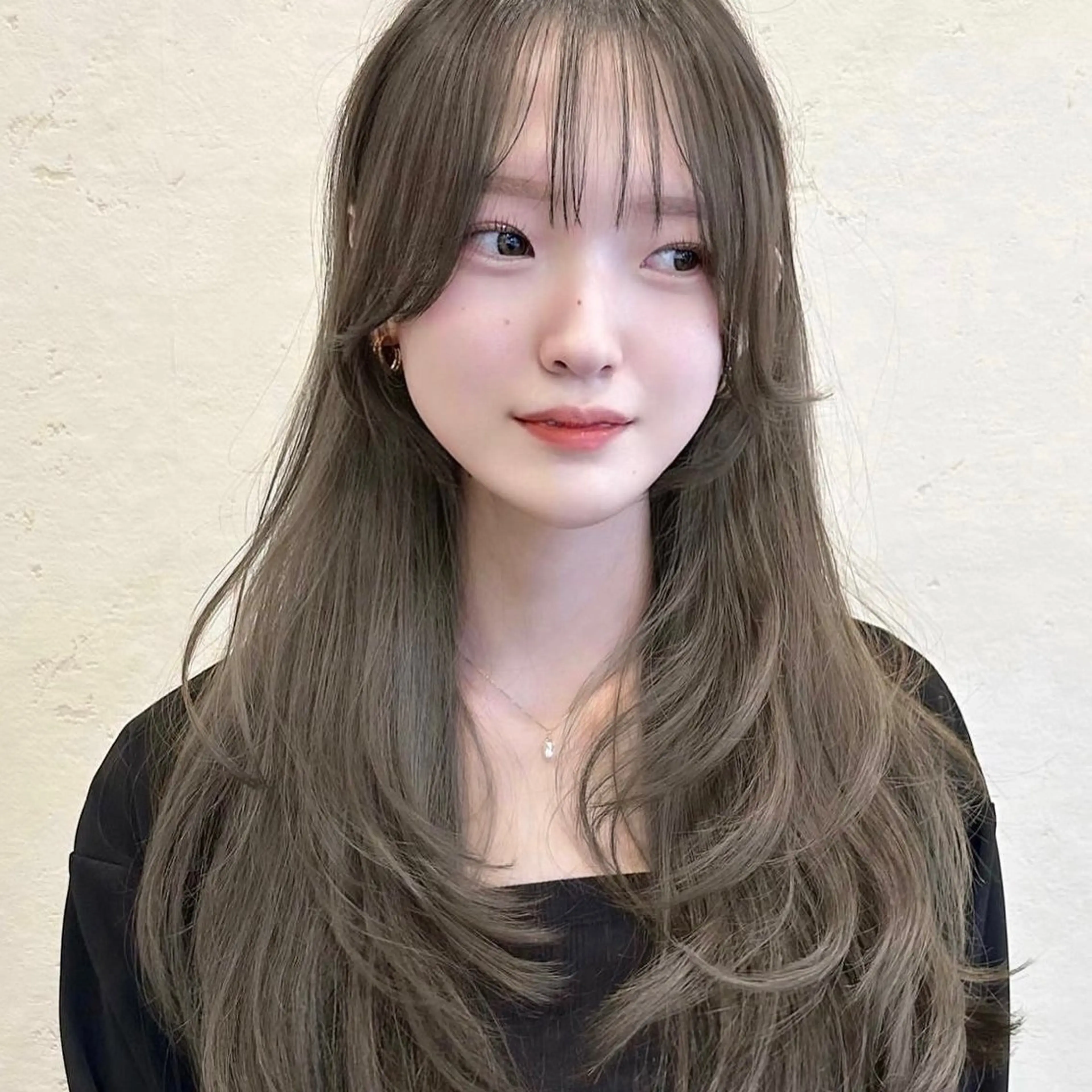 セミロング カット ヘアカラー トリートメント 🌹ハッシュカット、 レイヤー韓国ヘア🌹のヘアスタイル