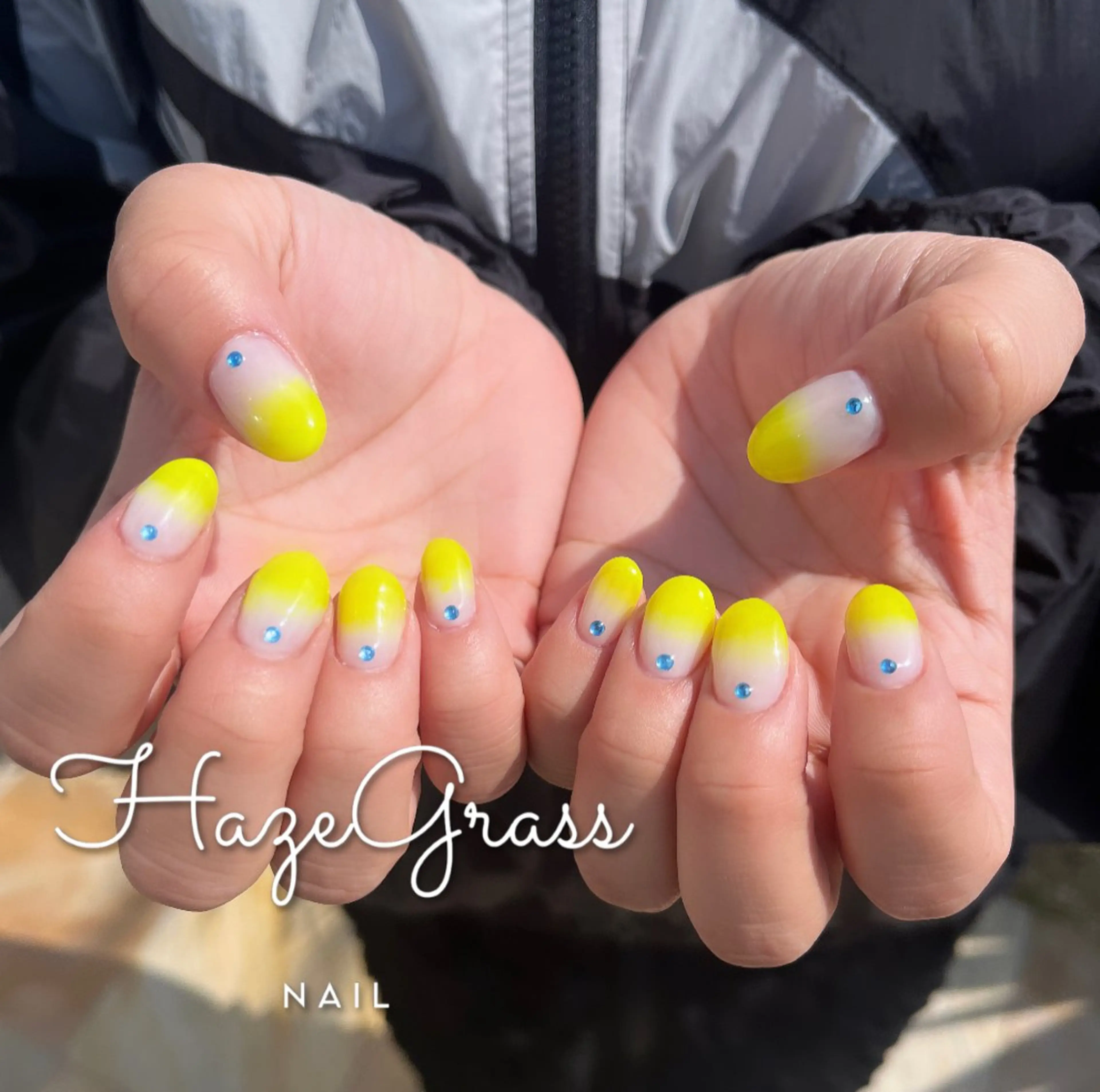 ネイル グラデーション ホワイト 黄色 HazeGrass NAILのネイルデザイン