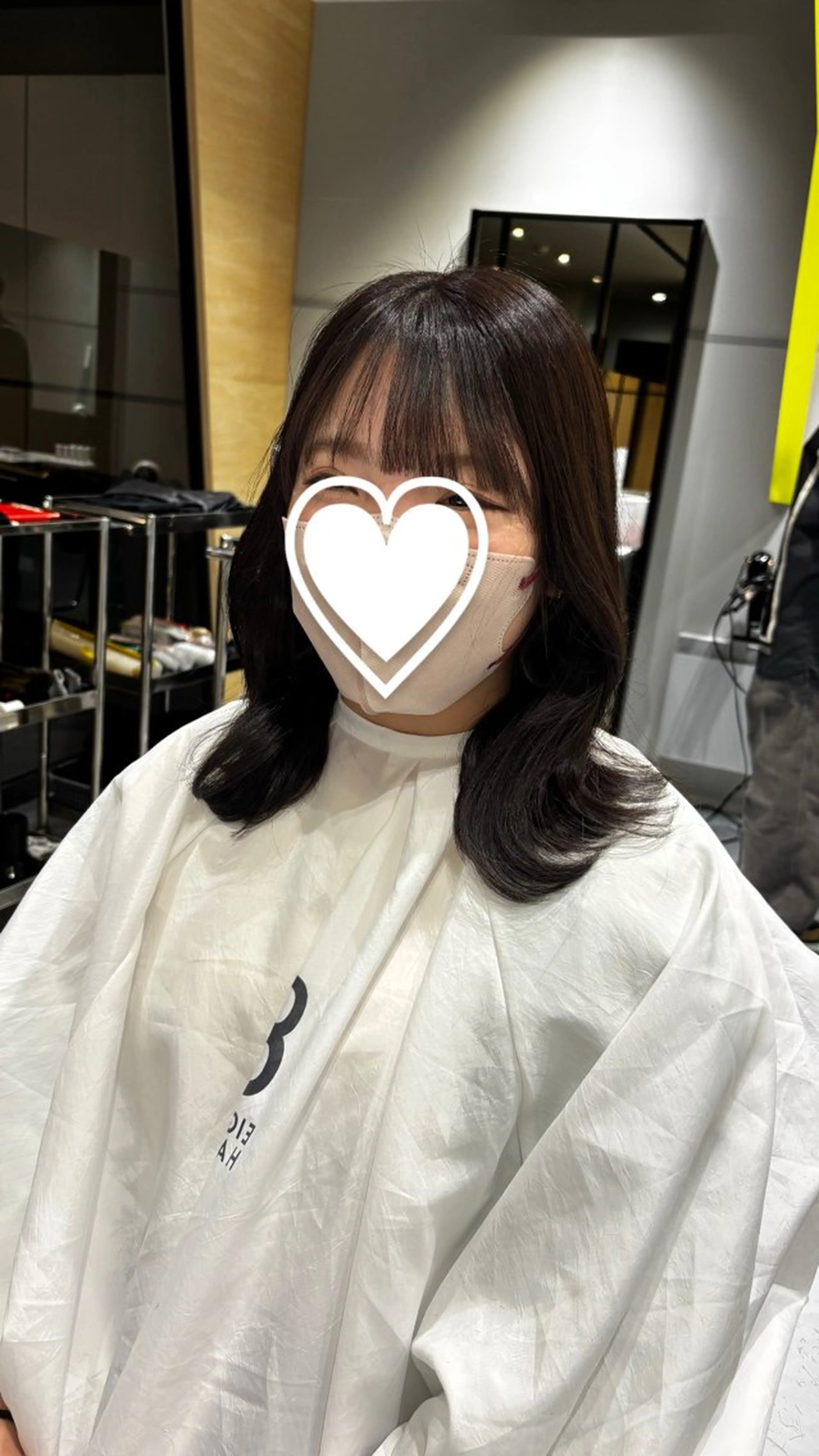 ミディアム くびれヘア レイヤーカット 森田 葵葉のヘアスタイル