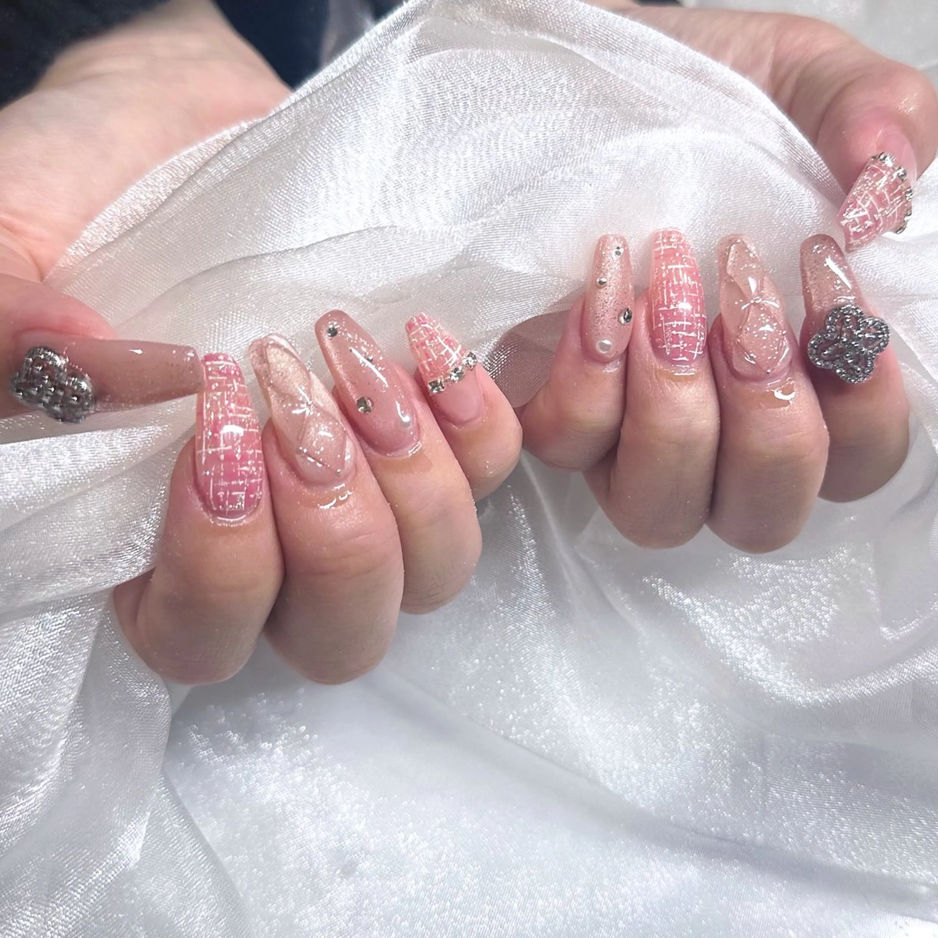 ネイル キラキラネイル 韓国ネイル マグネットネイル 春ネイル ツイードネイル ume hairsalon所属・nono/ 熊取ﾈｲﾙｻﾛﾝのネイルデザイン