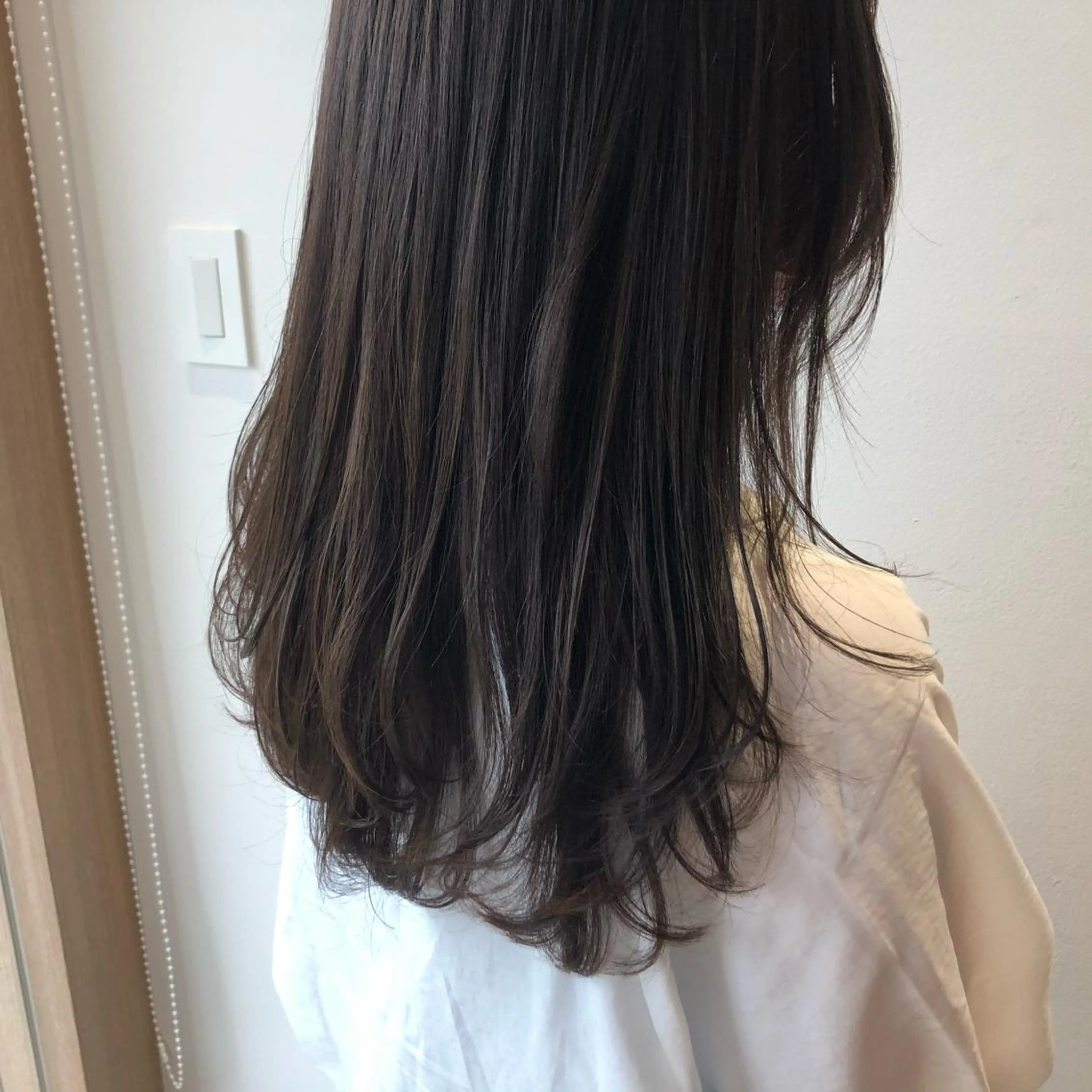セミロング 上平 綾菜のヘアスタイル