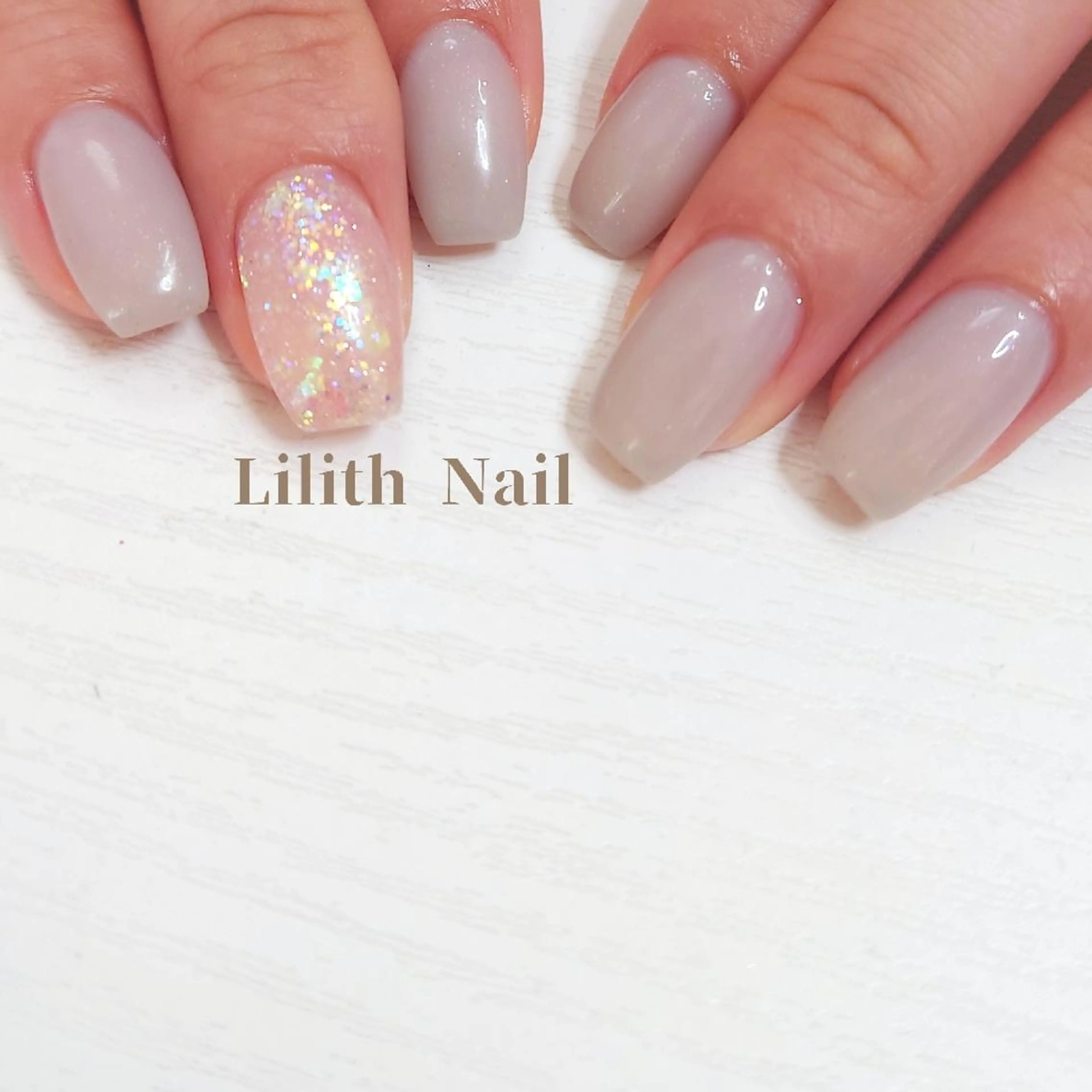 ネイル ラメ(グリッター) ワンカラーネイル 冬ネイル ハンドネイル Lilith Nailのネイルデザイン