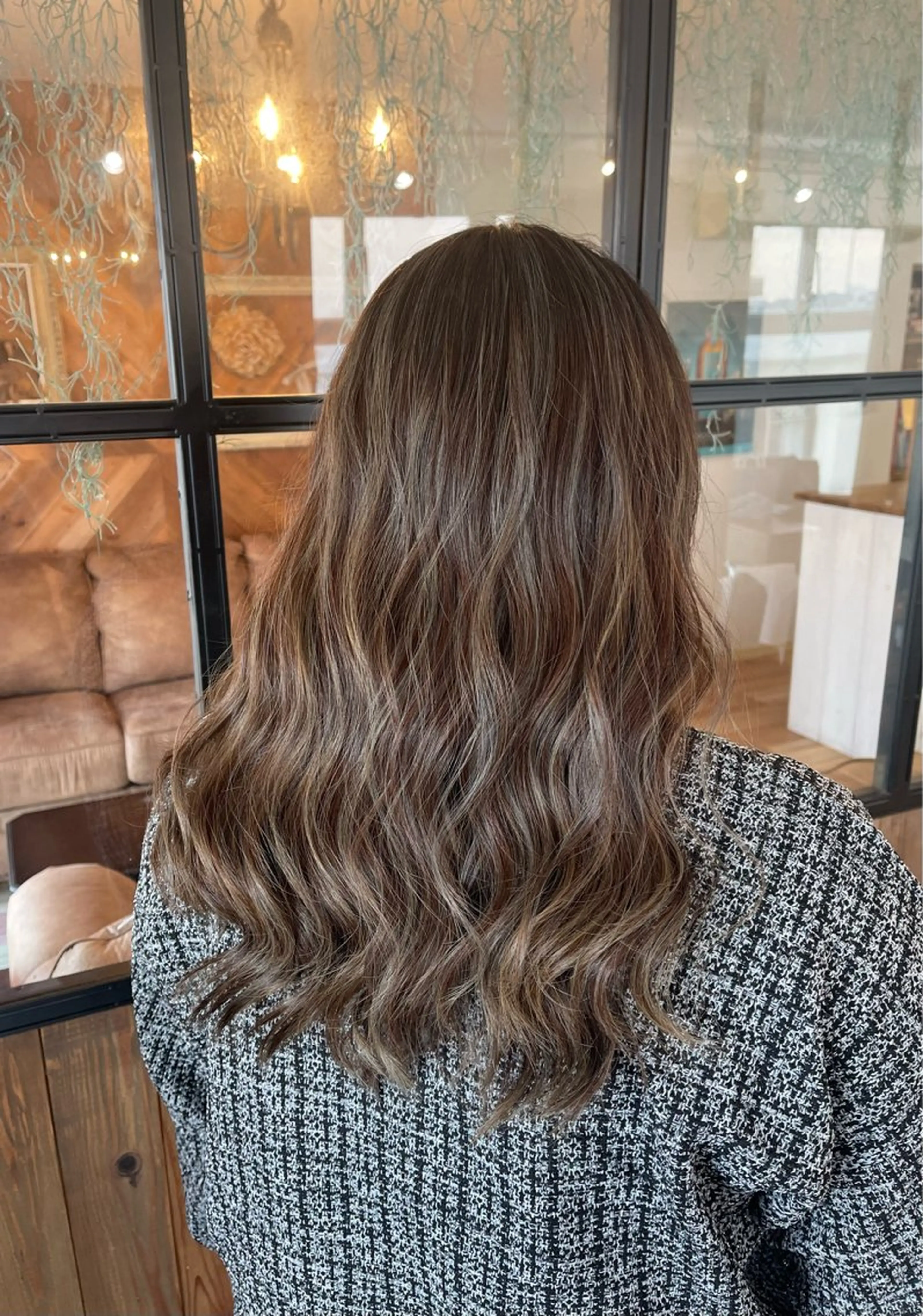 カラー LA BELLA所属・LA BELLA マリナのヘアスタイル