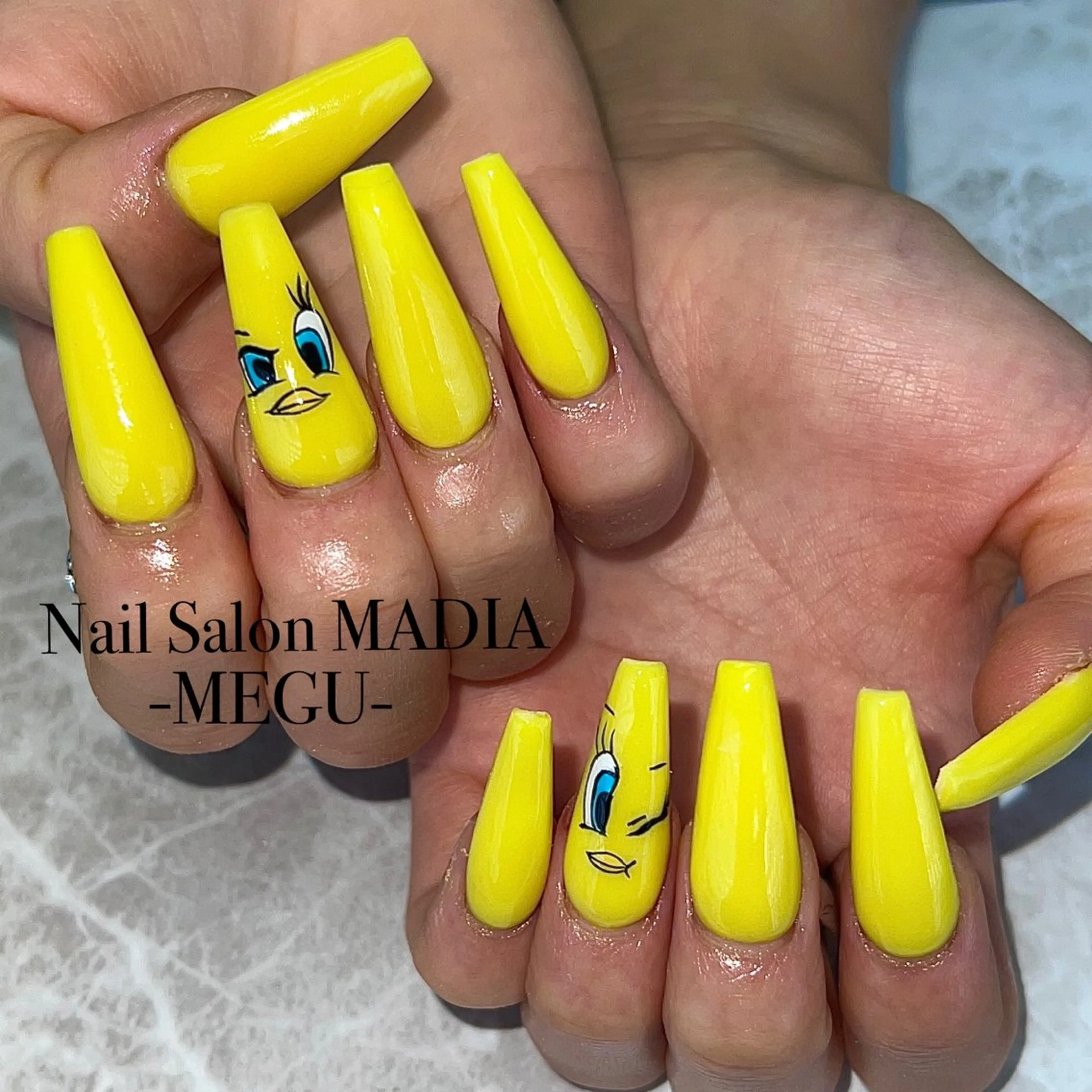 ネイル MADIA藤沢所属・MADIA MEGUのネイルデザイン