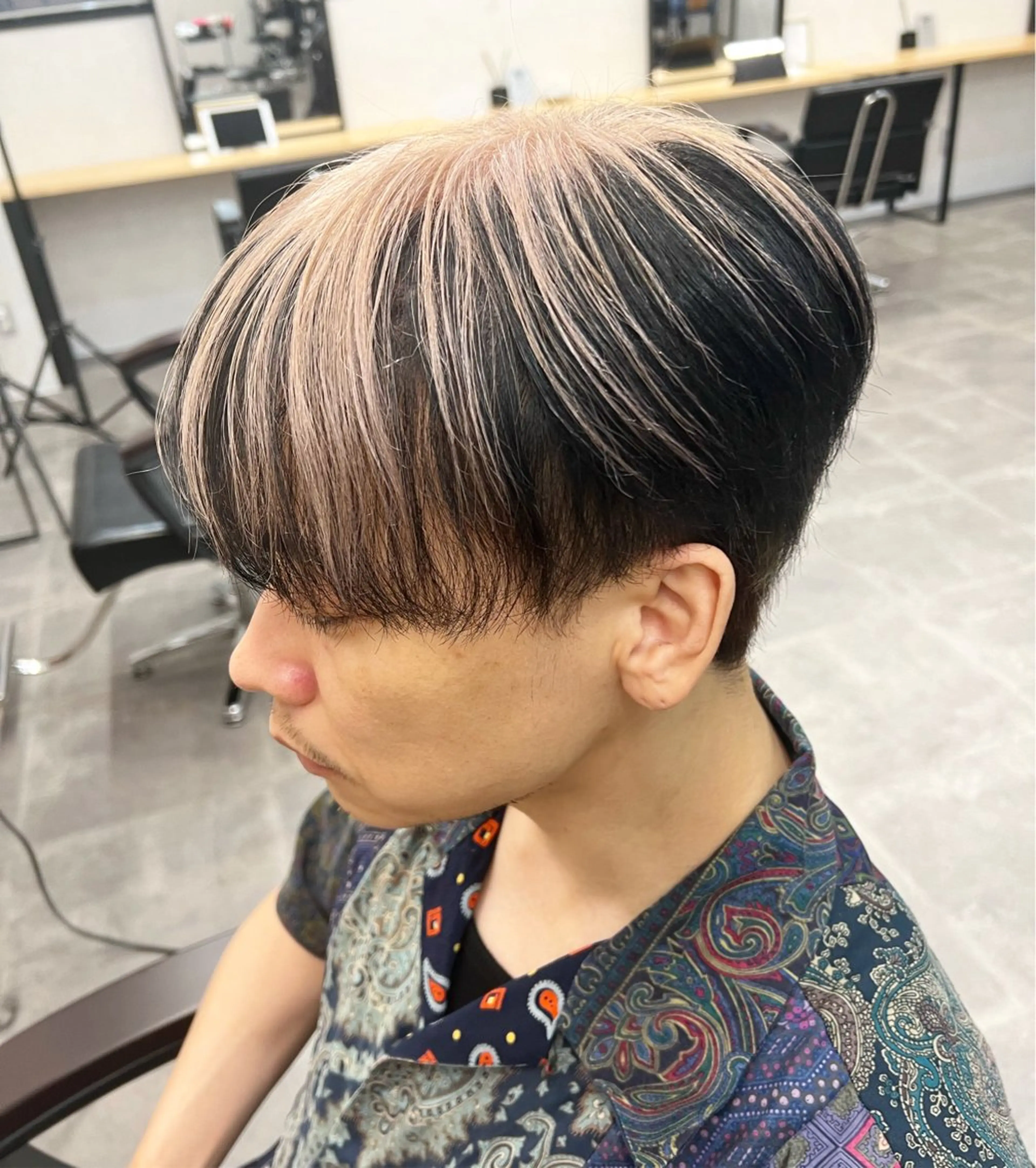 ショート メンズ カット ヘアカラー L. OSAKAのヘアスタイル