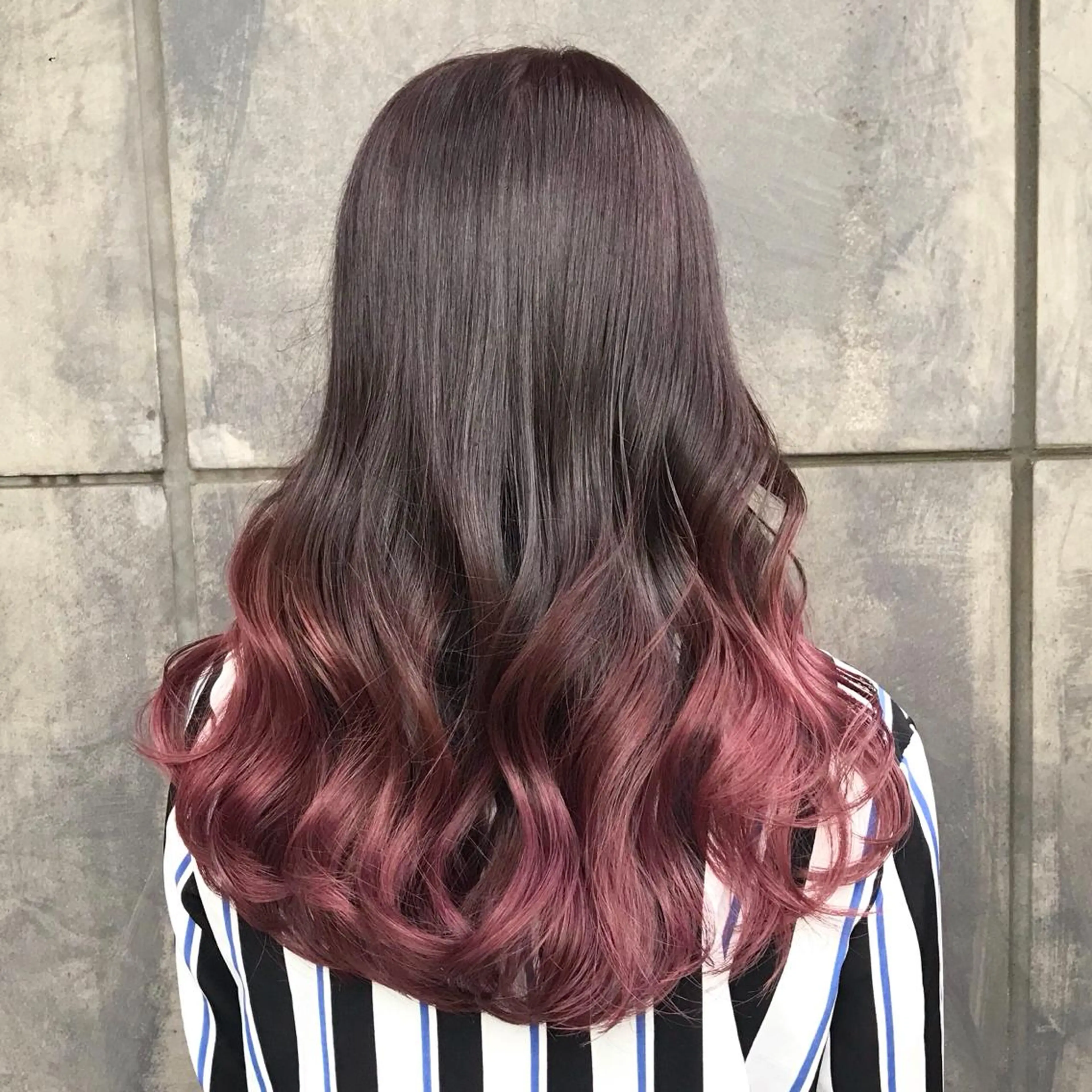 ロング カラー ブリーチ グラデーションカラー ピンクカラー ヨシンモリ ムルギョル巻き サロウィン所属・K-POP好き美容師 🇰🇷Kai.Yのヘアスタイル