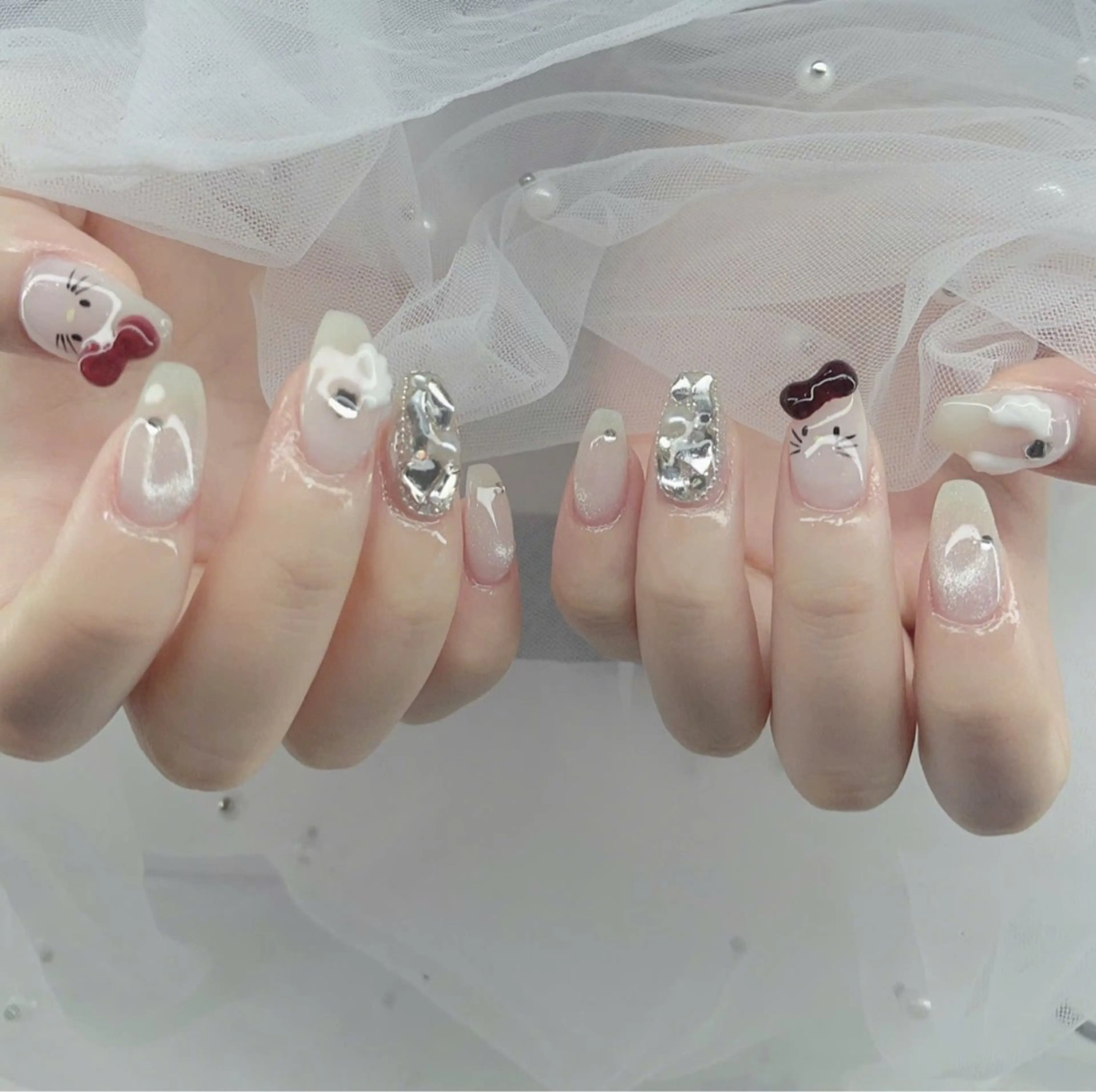 ネイル フレンチネイル キラキラネイル マグネットネイル ミラーネイル ニュアンスネイル ハンドネイル Lyn TA Nailのネイルデザイン