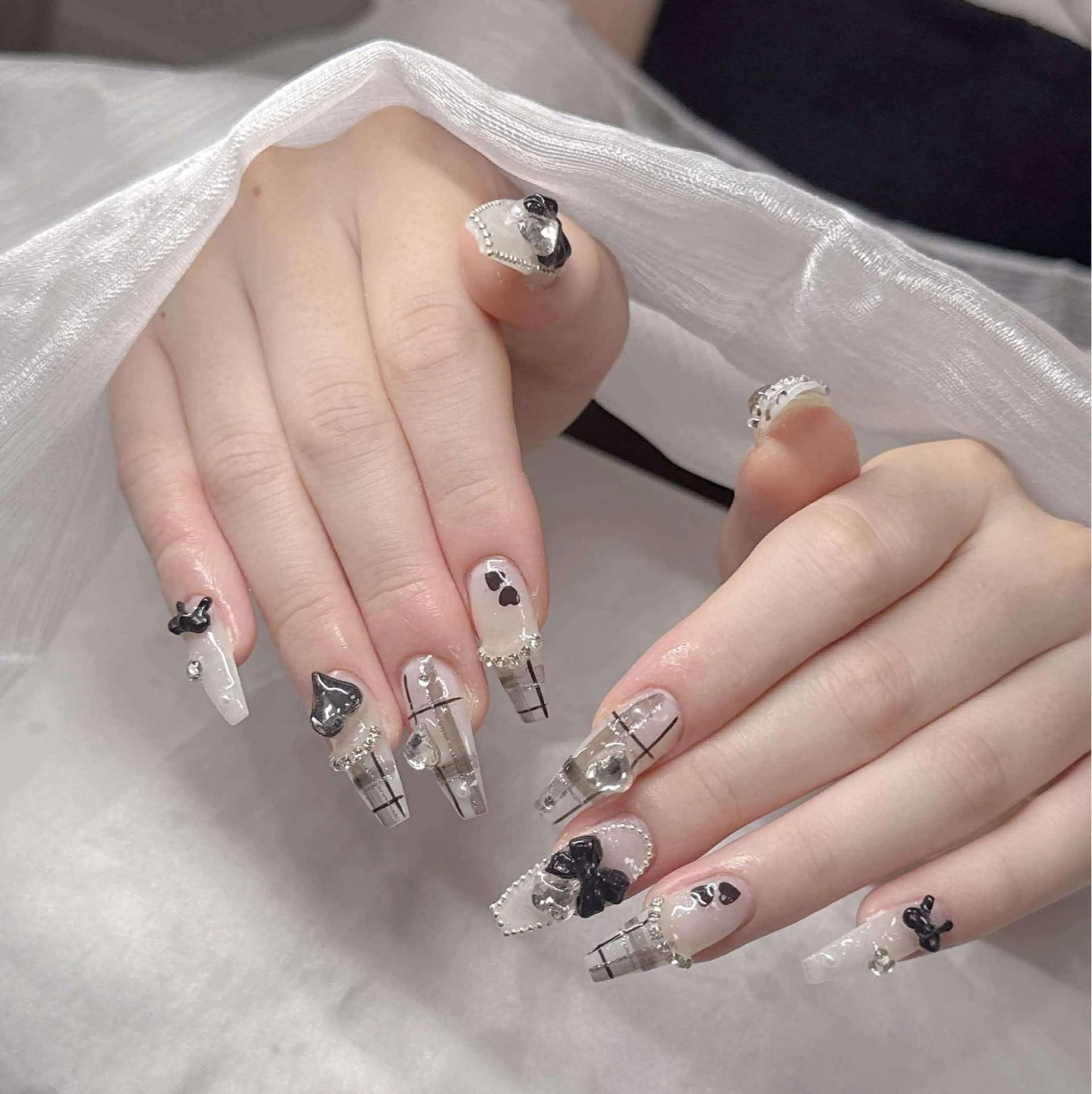 ネイル 長さ出し グラデーション 卒業式 キラキラネイル マグネットネイル ハンドネイル Lee Nailsのネイルデザイン