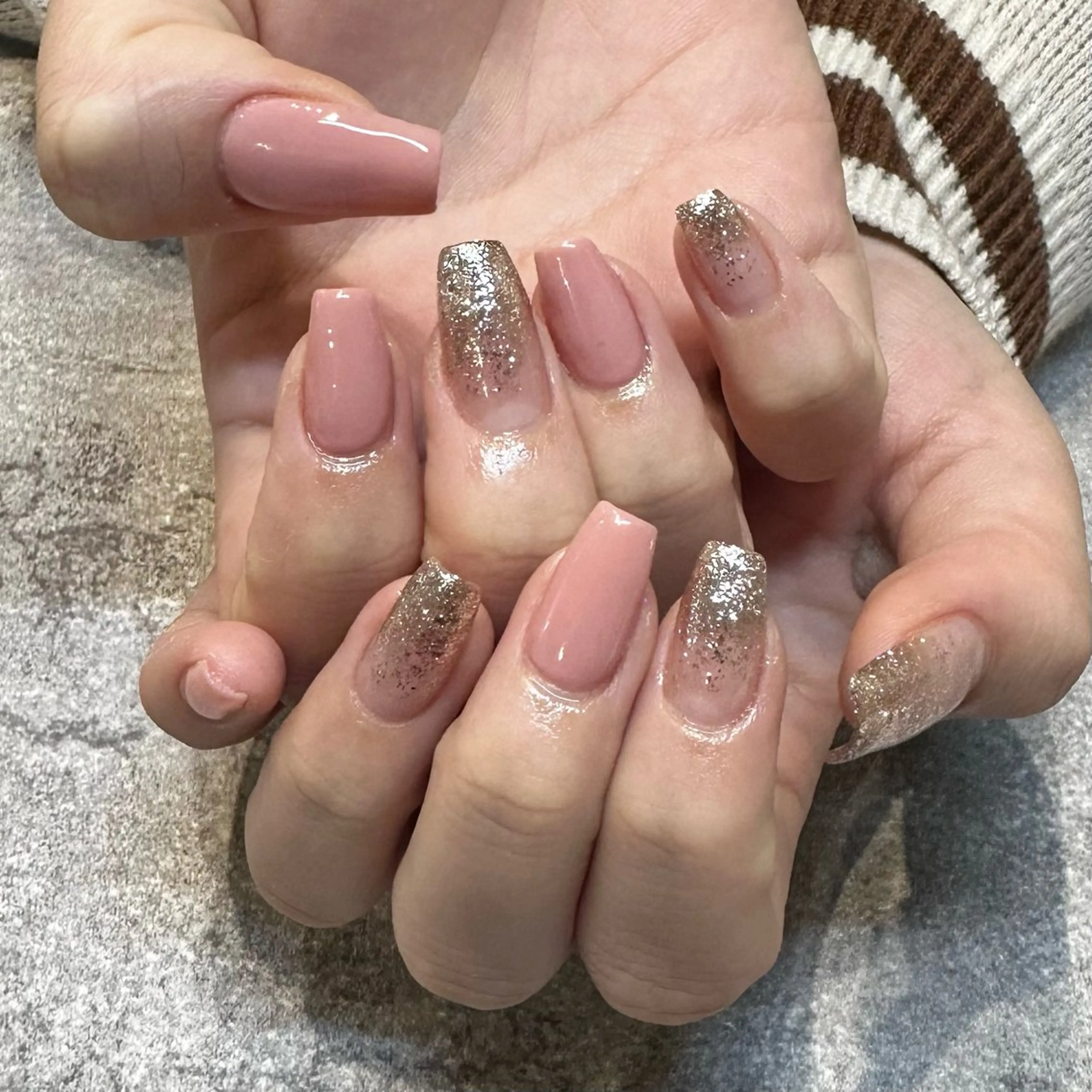 ネイル グラデーション ラメ(グリッター) ラメグラデーション ワンカラーネイル Belle Pétille所属・S. AKARIのネイルデザイン