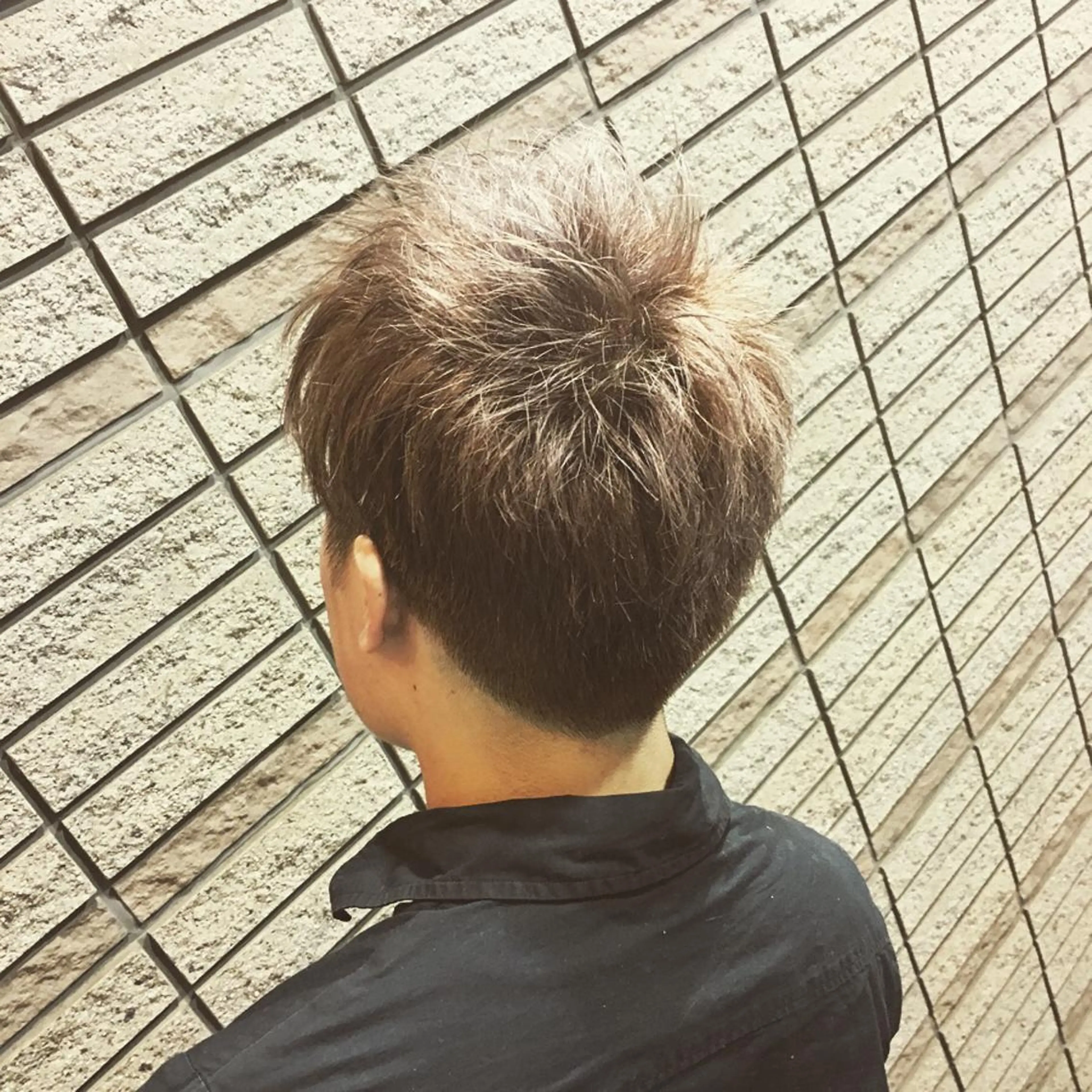 ショート カラー メンズ メンズブリーチ メンズパーマ アッシュ ブリーチ イルミナカラー カット ヘアカラー N° jillva ♦️川端裕司♦️のヘアスタイル