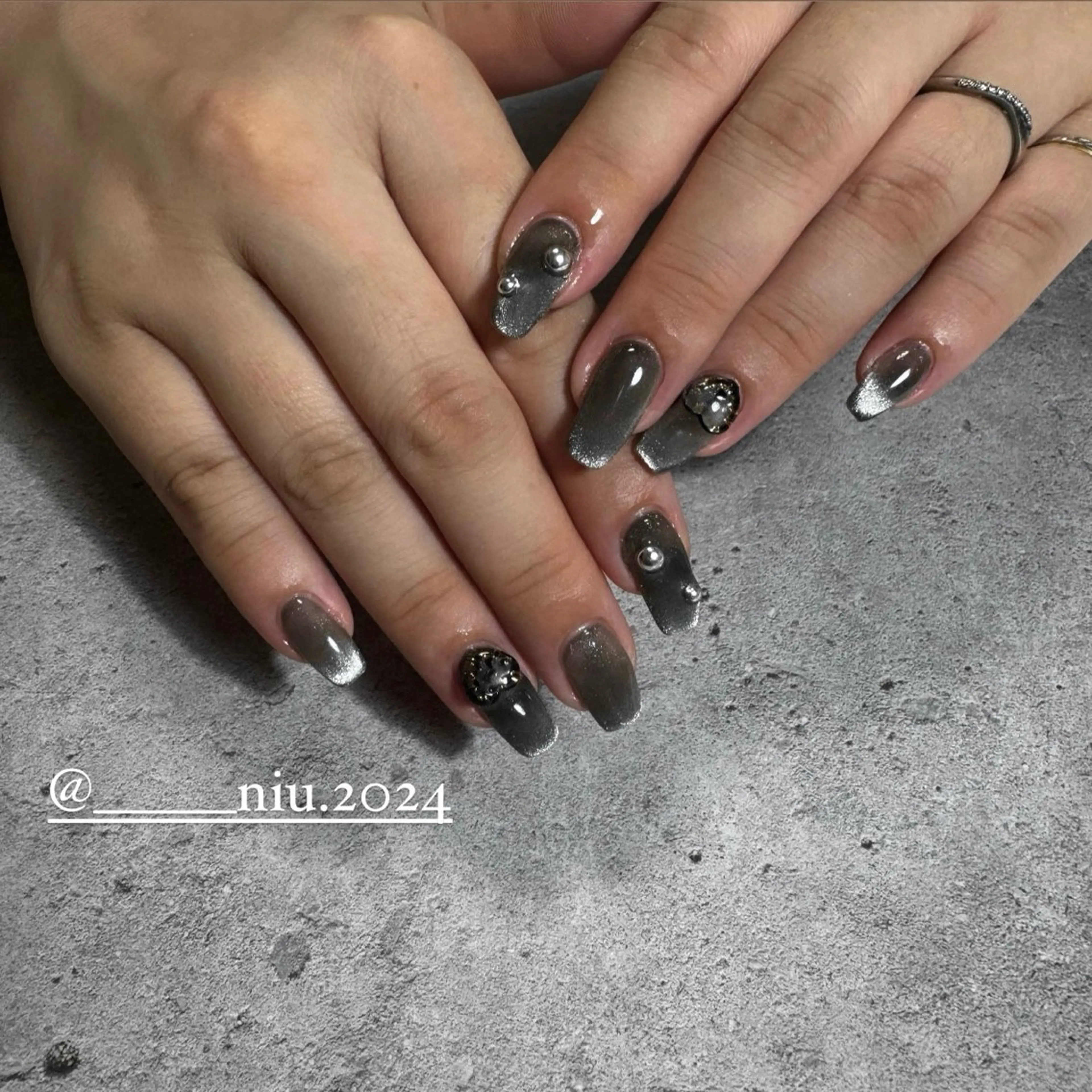 ネイル マグネットネイル nail salon niuのネイルデザイン