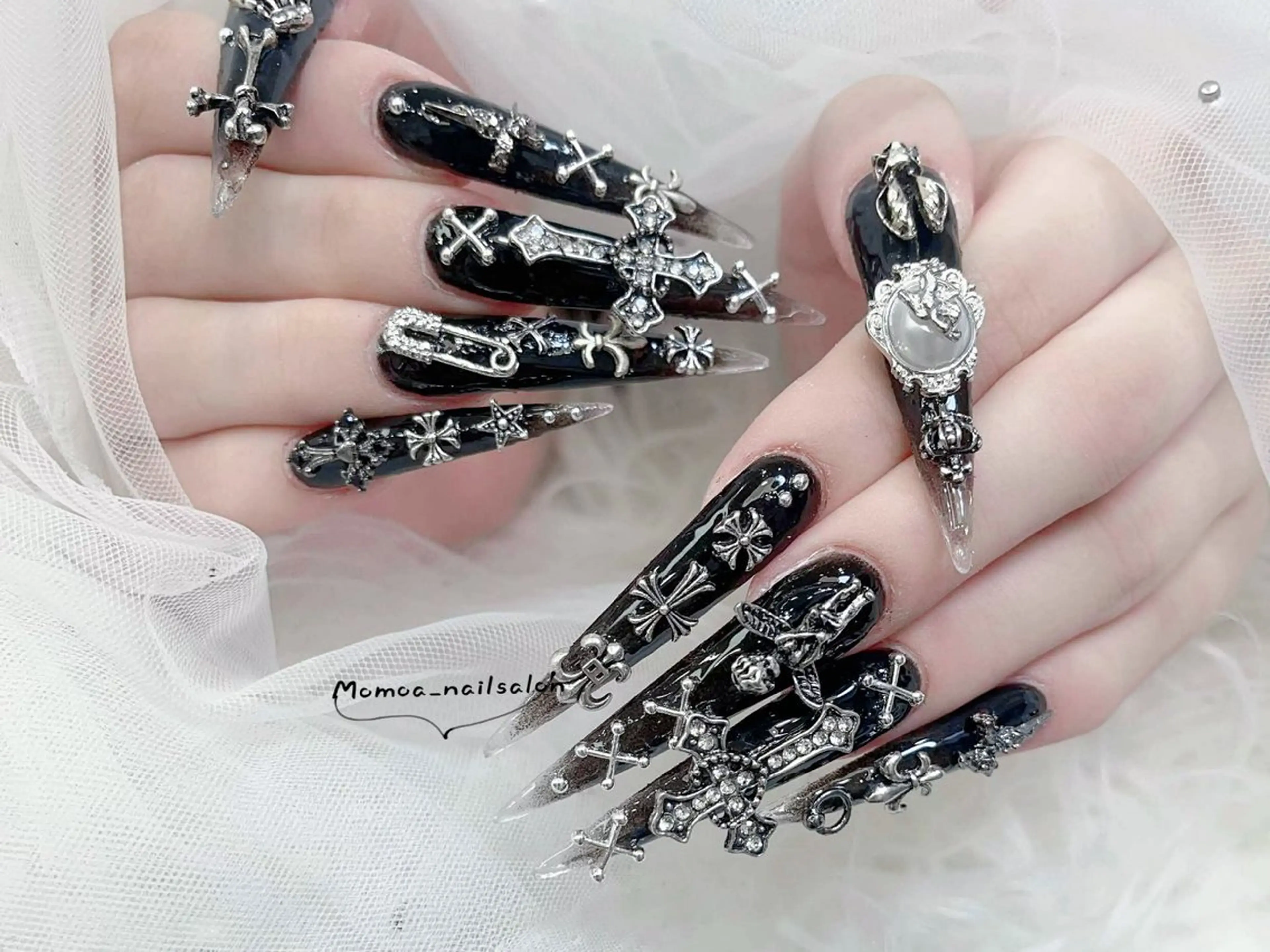 ネイル ハロウィン キラキラネイル 韓国ネイル スカルプネイル ハンドネイル MoMoA Nail ネイル長さ出し専門店のネイルデザイン