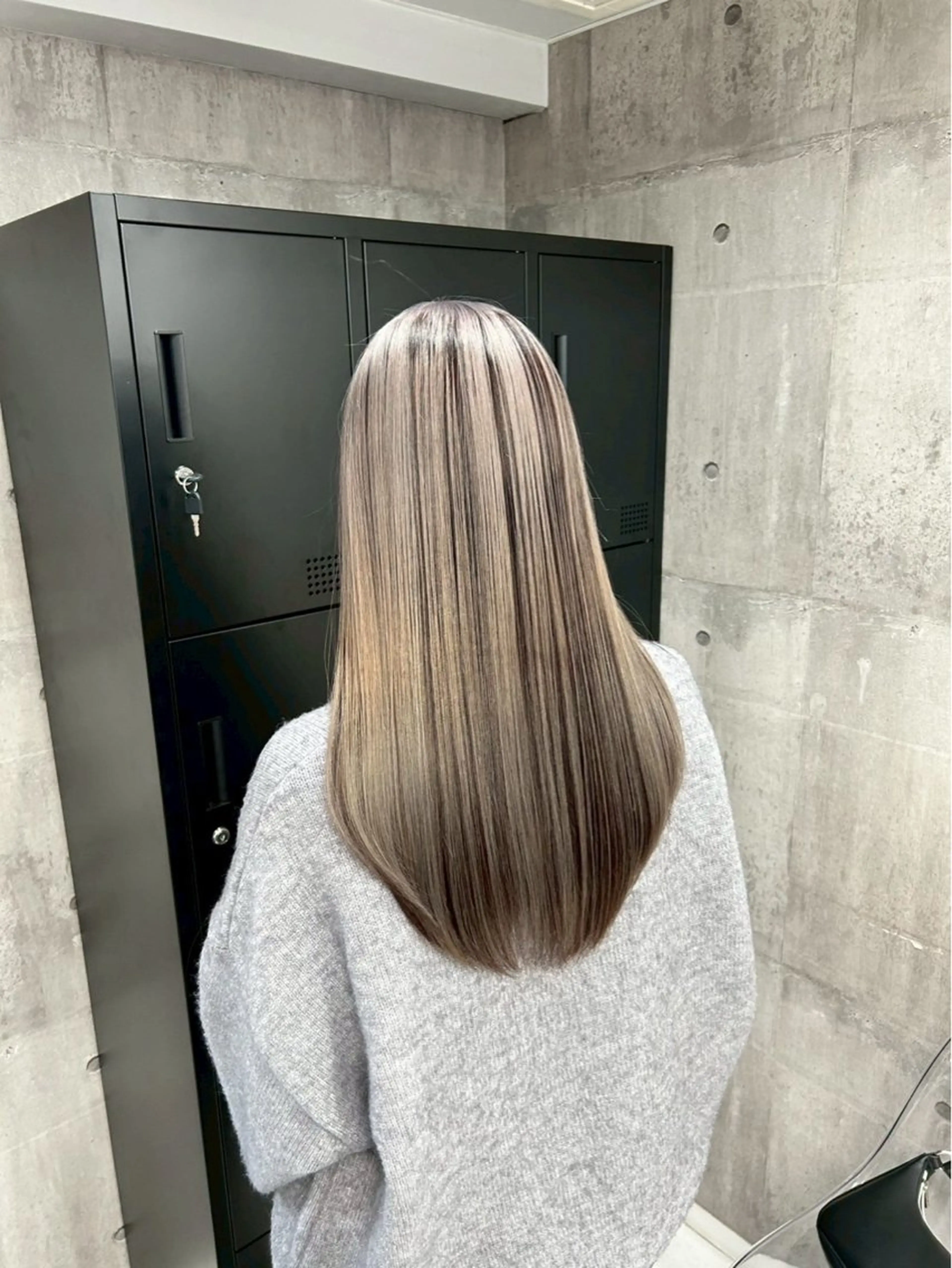 ロング カラー アッシュ バレイヤージュ ミストバング ブリーチ ブロンド カット ヘアカラー トリートメント hayato🌟/ ツヤサラハイトーンのヘアスタイル