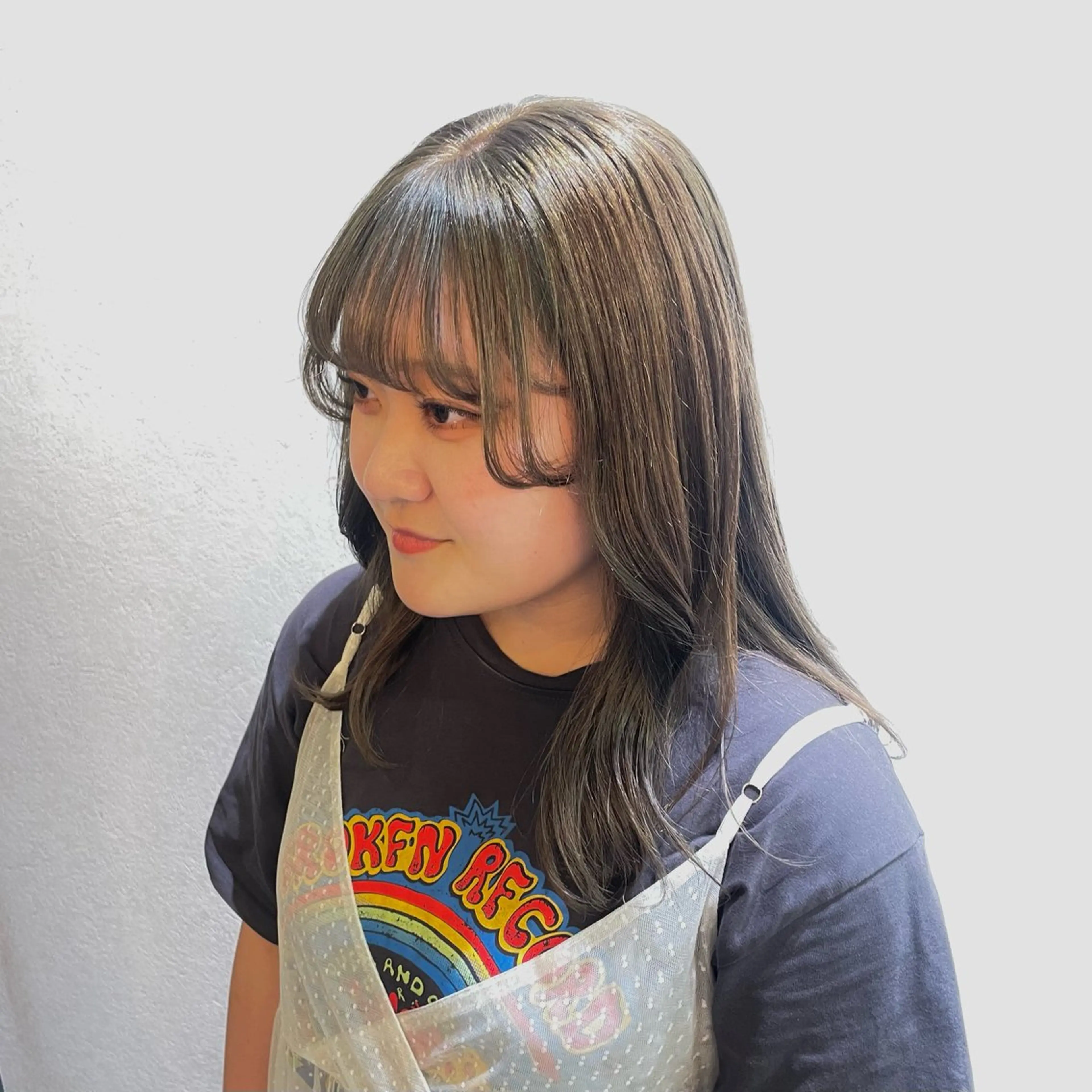 カラー ベージュカラー 透明感カラー オリーブベージュ 透明感 カラー 艶髪 縮毛矯正🫒airiのヘアスタイル