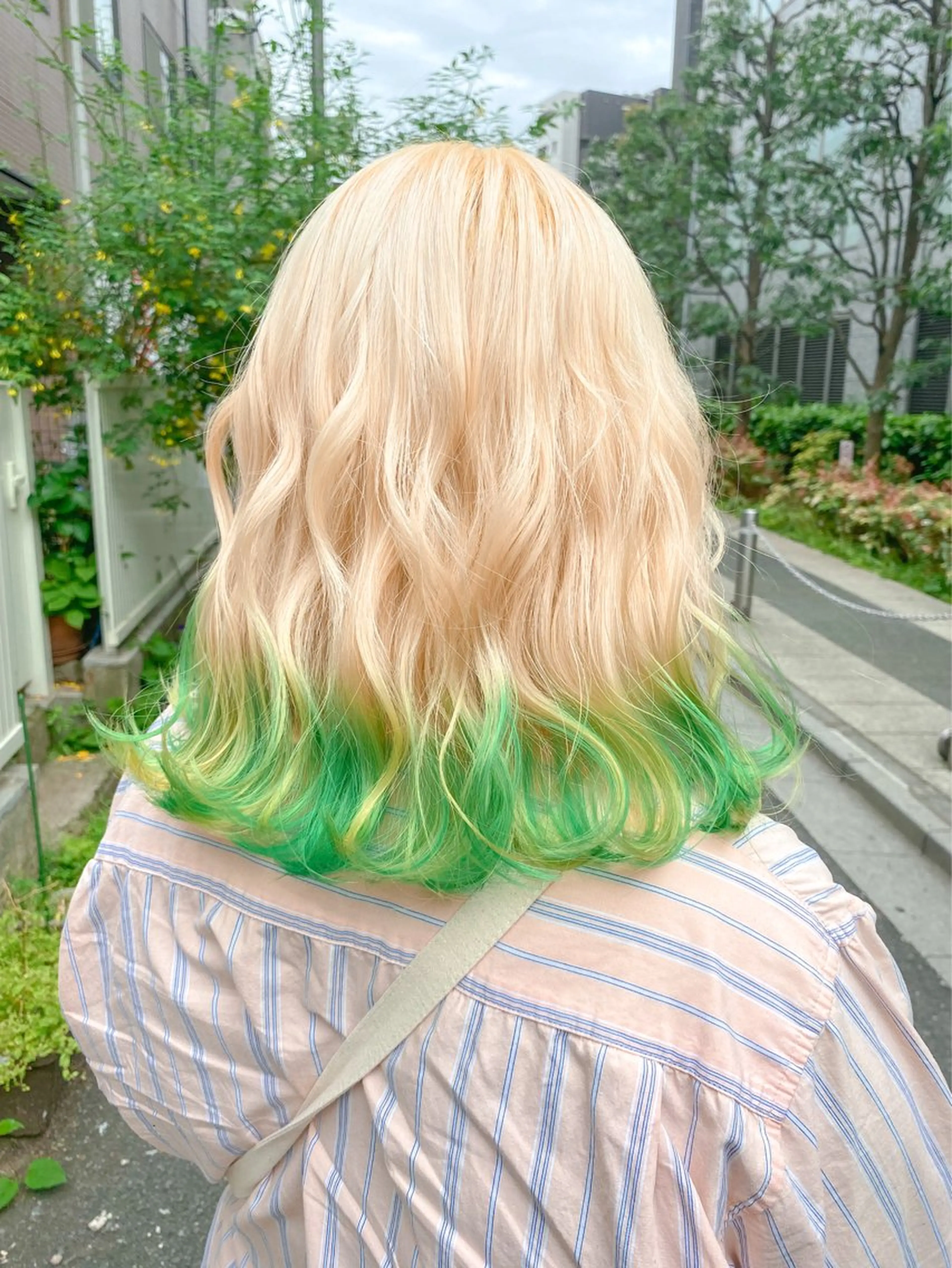 セミロング カラー ブロンド ブルーカラー デザインカラー グラデーションカラー 韓国風カラー ヘアカラー Chérie所属・Chérie 渋谷/カラーサロンのヘアスタイル