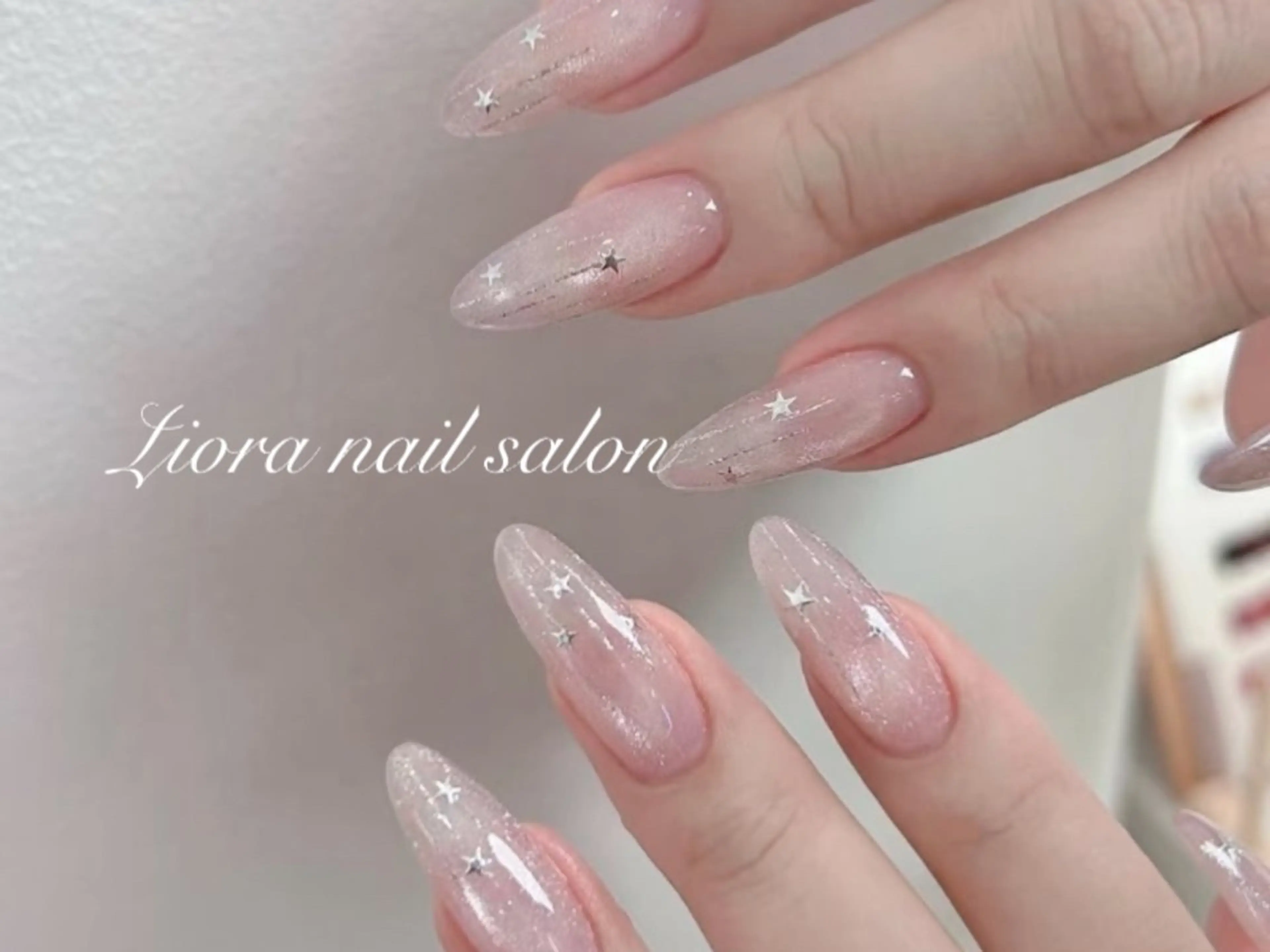ネイル フレンチネイル ジェルネイル ガーリー グラデーション キラキラネイル ハンドネイル Liora ネイルサロン所属・Liora nail salonのネイルデザイン