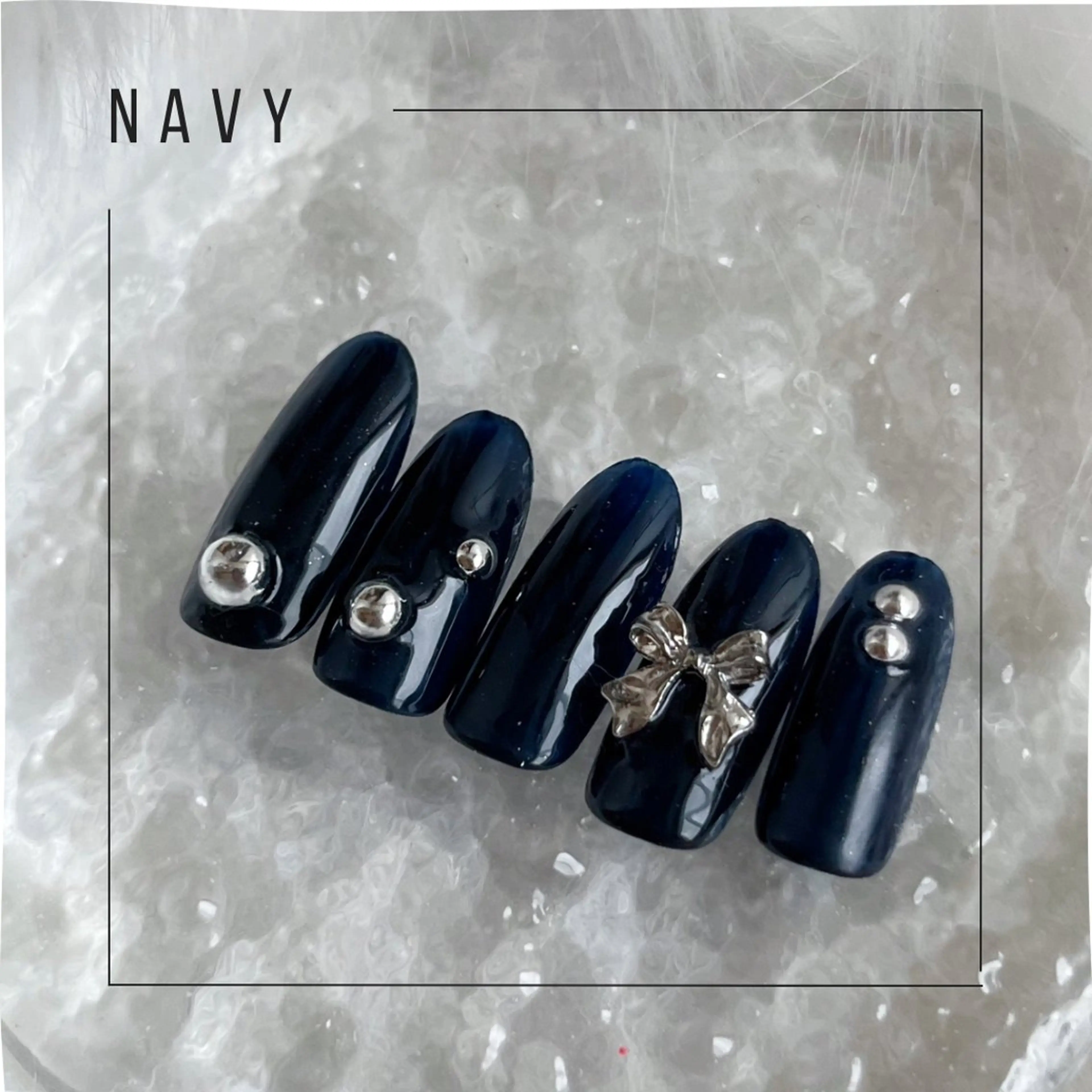 ネイル ネイビー シルバー ハンドネイル nail salon epeのネイルデザイン