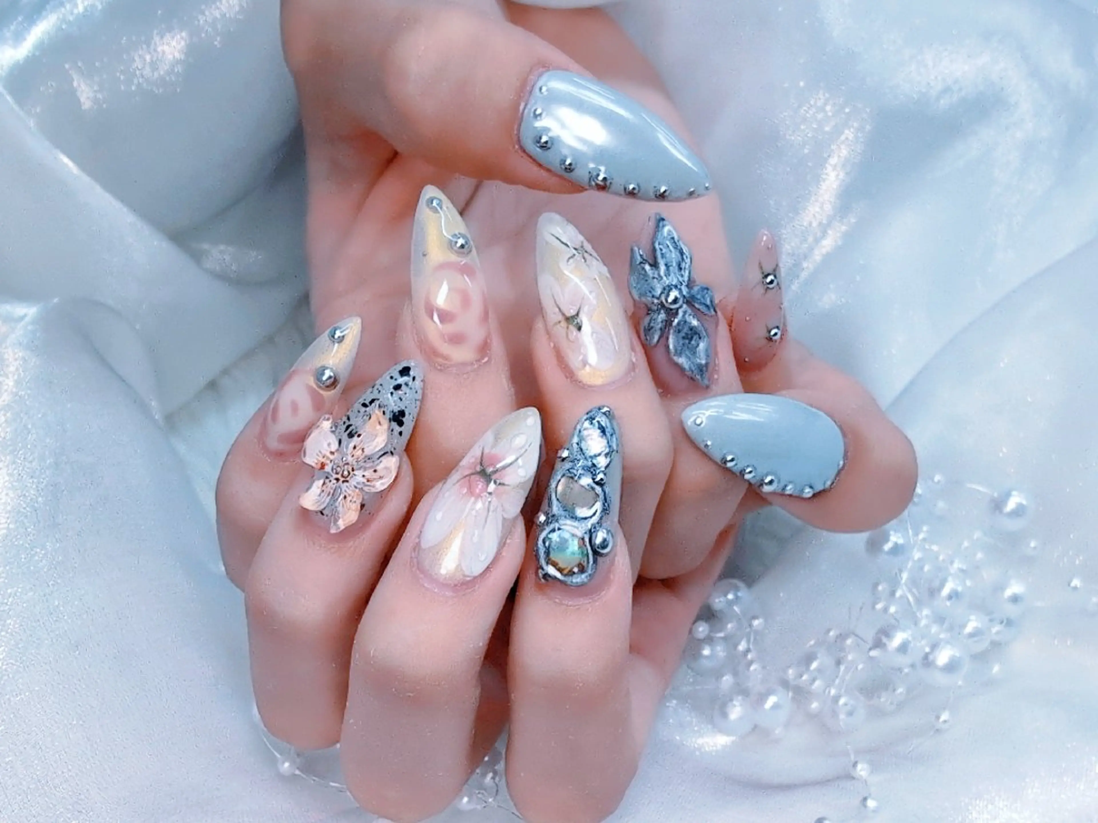 ネイル フラッシュネイル フレンチネイル キラキラネイル ラメ(グリッター) マグネットネイル Chouette Nailのネイルデザイン