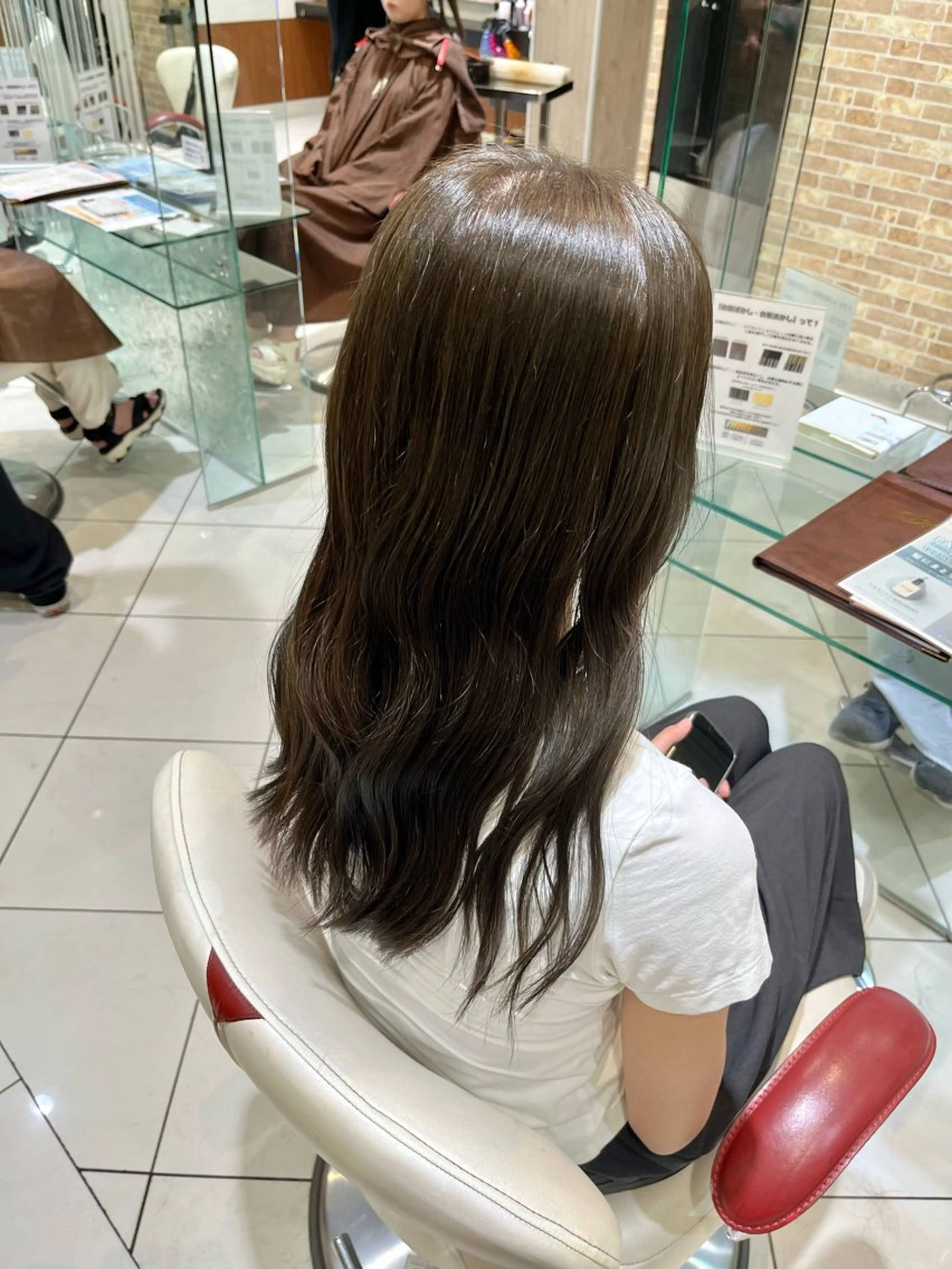 ロング カラー ベージュカラー ブリーチ 透明感カラー ダブルカラー ブリーチなしカラー カット ヘアカラー トリートメント 髪質改善美容師 鈴木のヘアスタイル