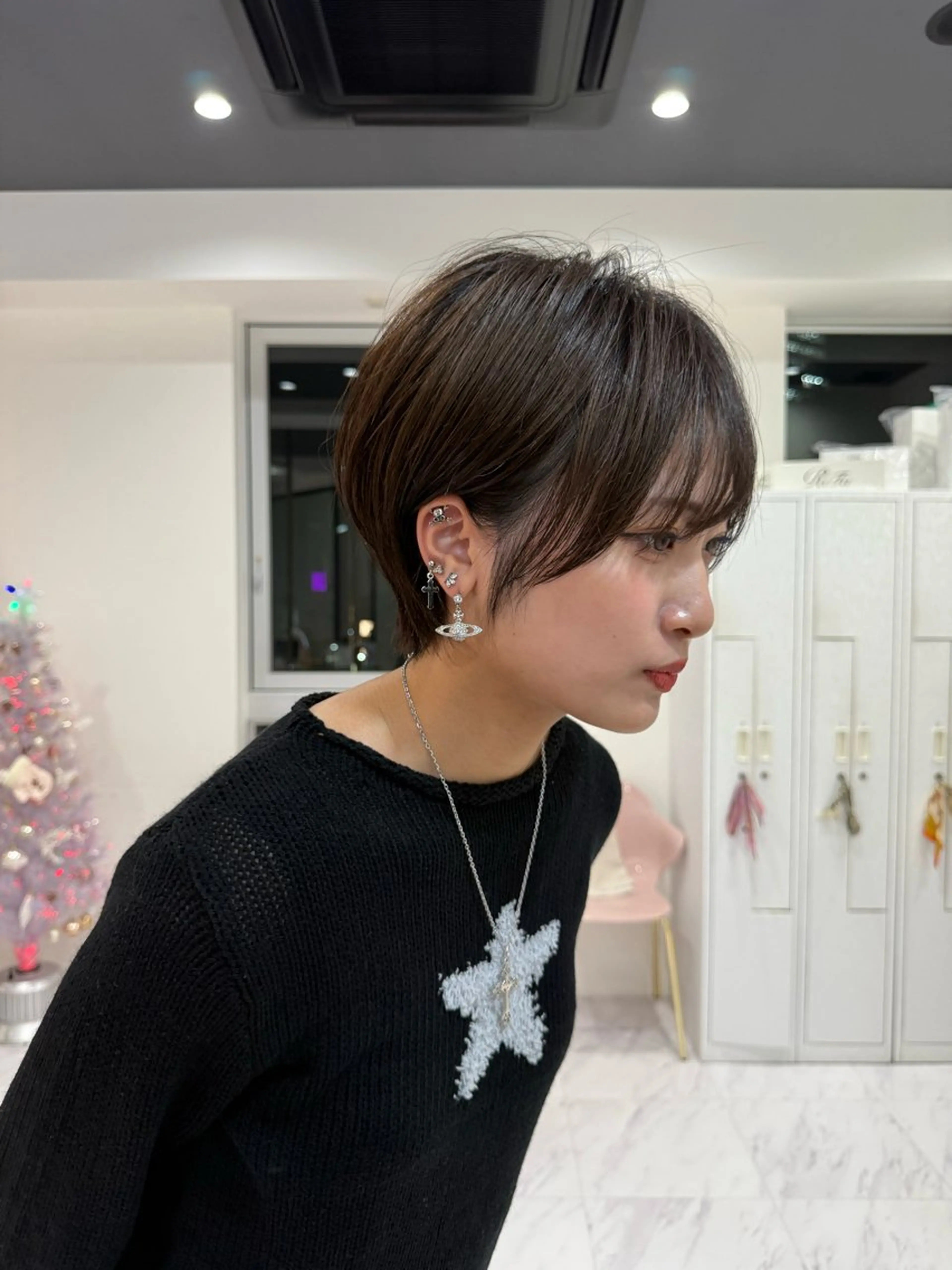 ショート カラー グラデーションカラー レイヤーカット ショートヘア カット ヘアカラー トリートメント 🌟TOSHI/透明 感カラー/ショートのヘアスタイル
