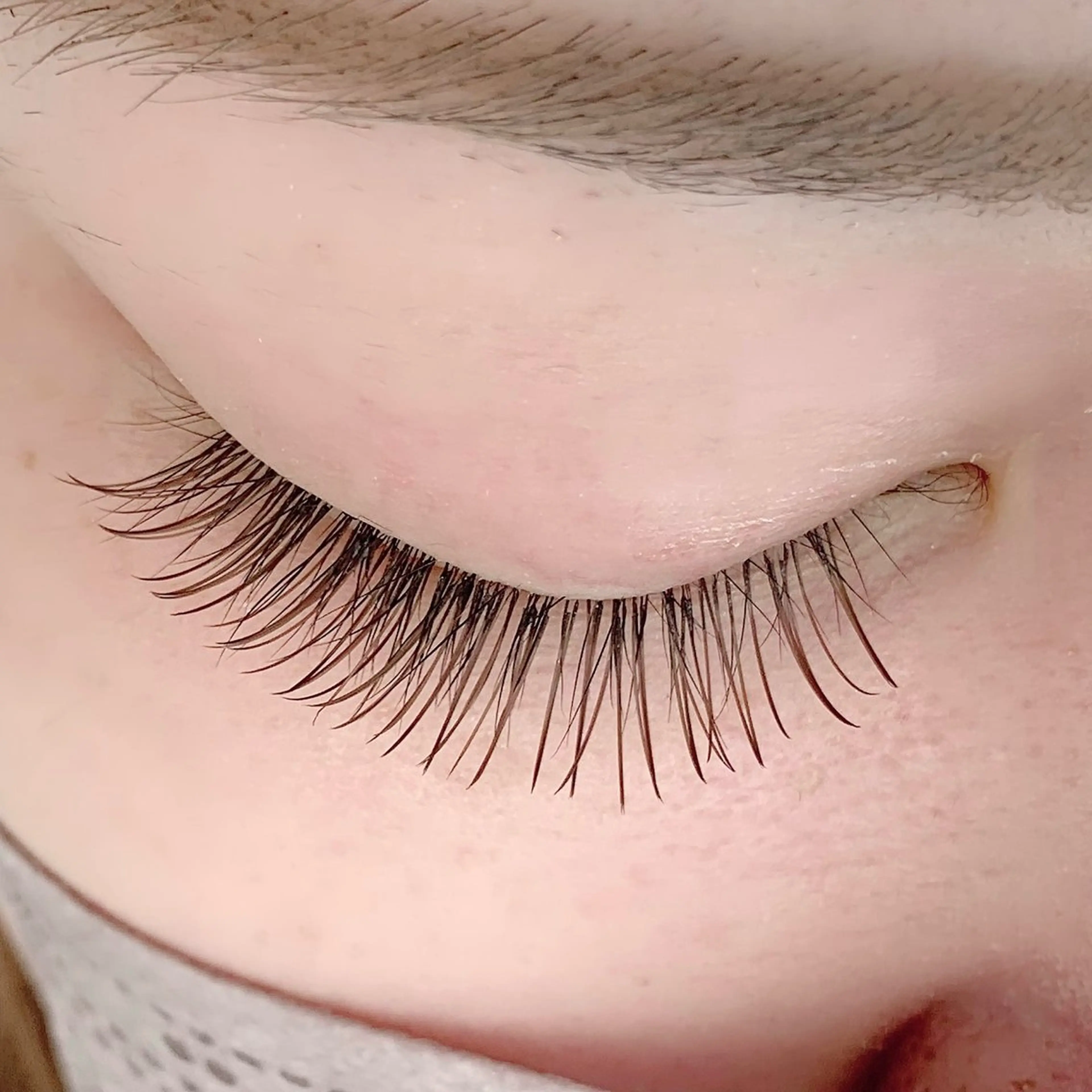 マツエク・マツパ ブラウンラッシュ カラーマツエク パリジェンヌラッシュリフト まつげパーマ マツエク BellFlower Aki（眉・まつげ）のマツエク・マツパデザイン