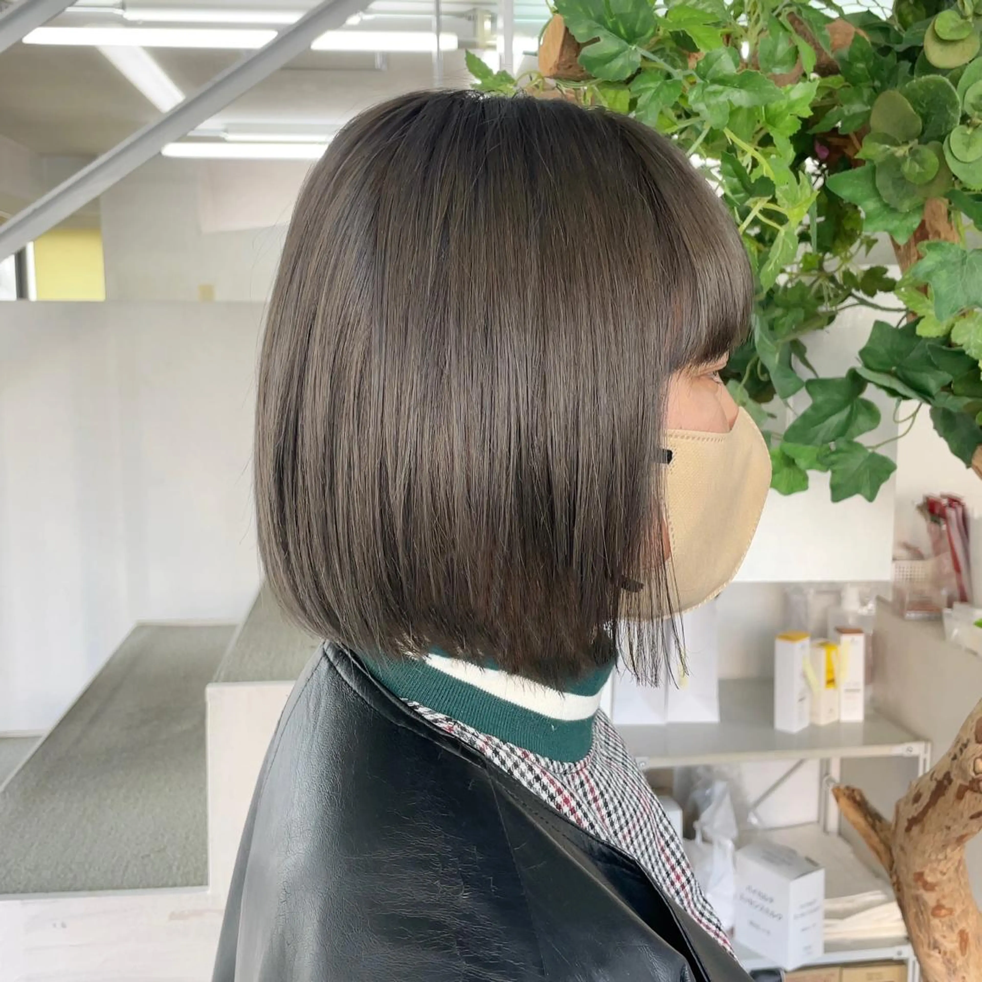 ミディアム カラー グレージュ シアーグレージュ カット ヘアカラー 山田 里美のヘアスタイル