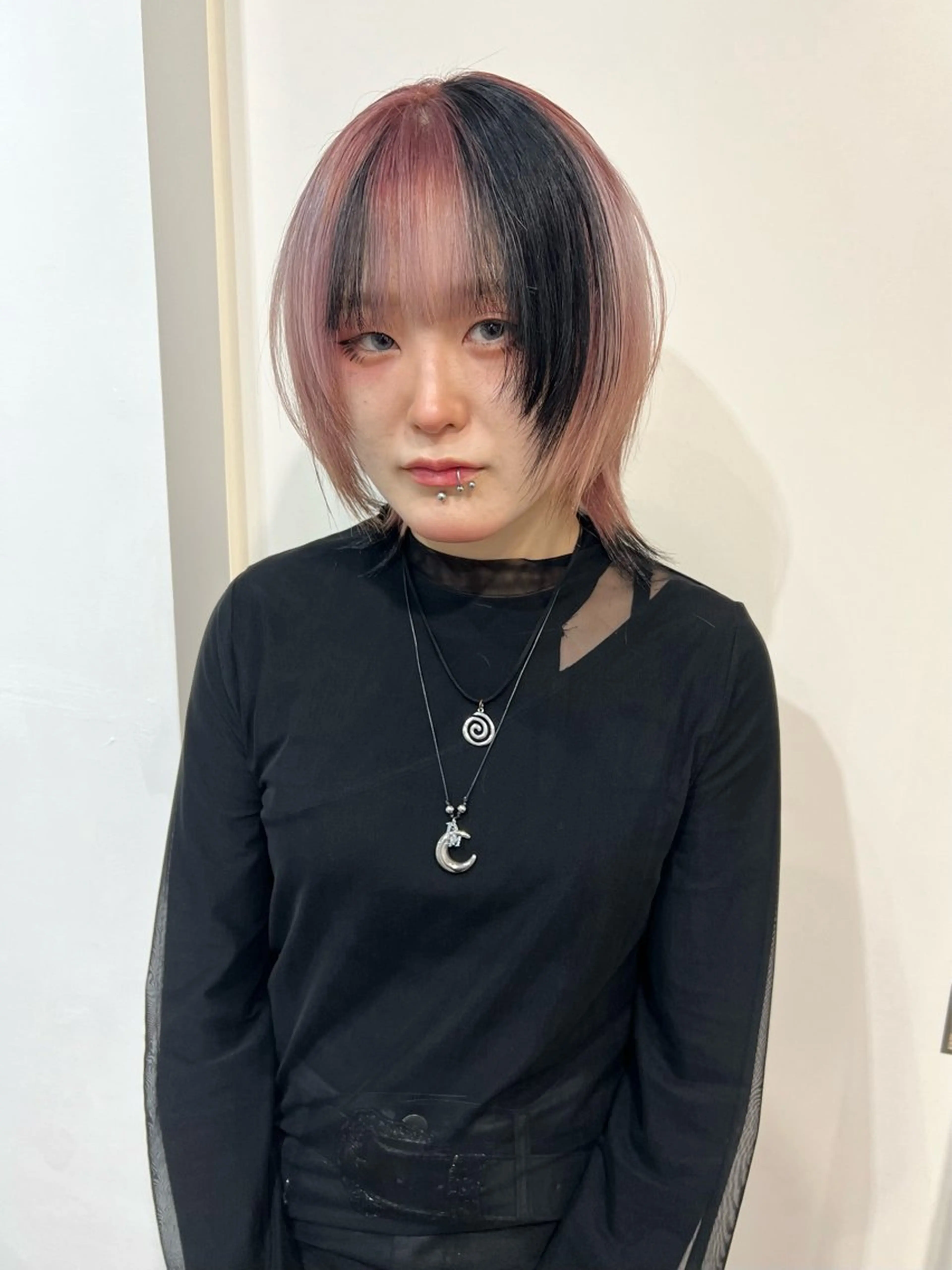 ショート カラー ヘアアレンジ デザインカラー ピンクカラー XENA表参道 MIKUのヘアスタイル