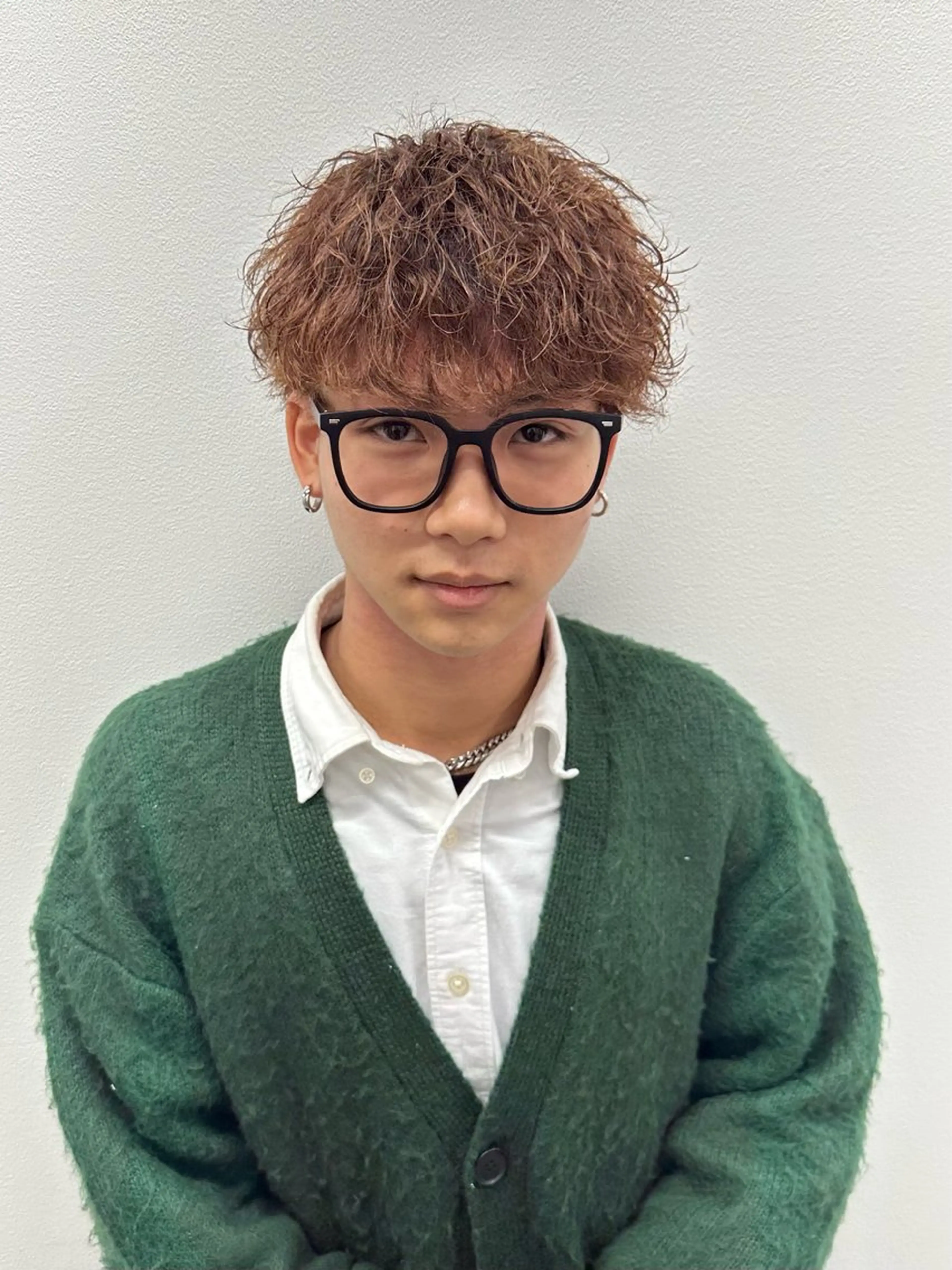 ミディアム パーマ メンズ ミディアムパーマ メンズパーマ 波巻きパーマ GLANZ/メンズ カットモデル予約用のヘアスタイル