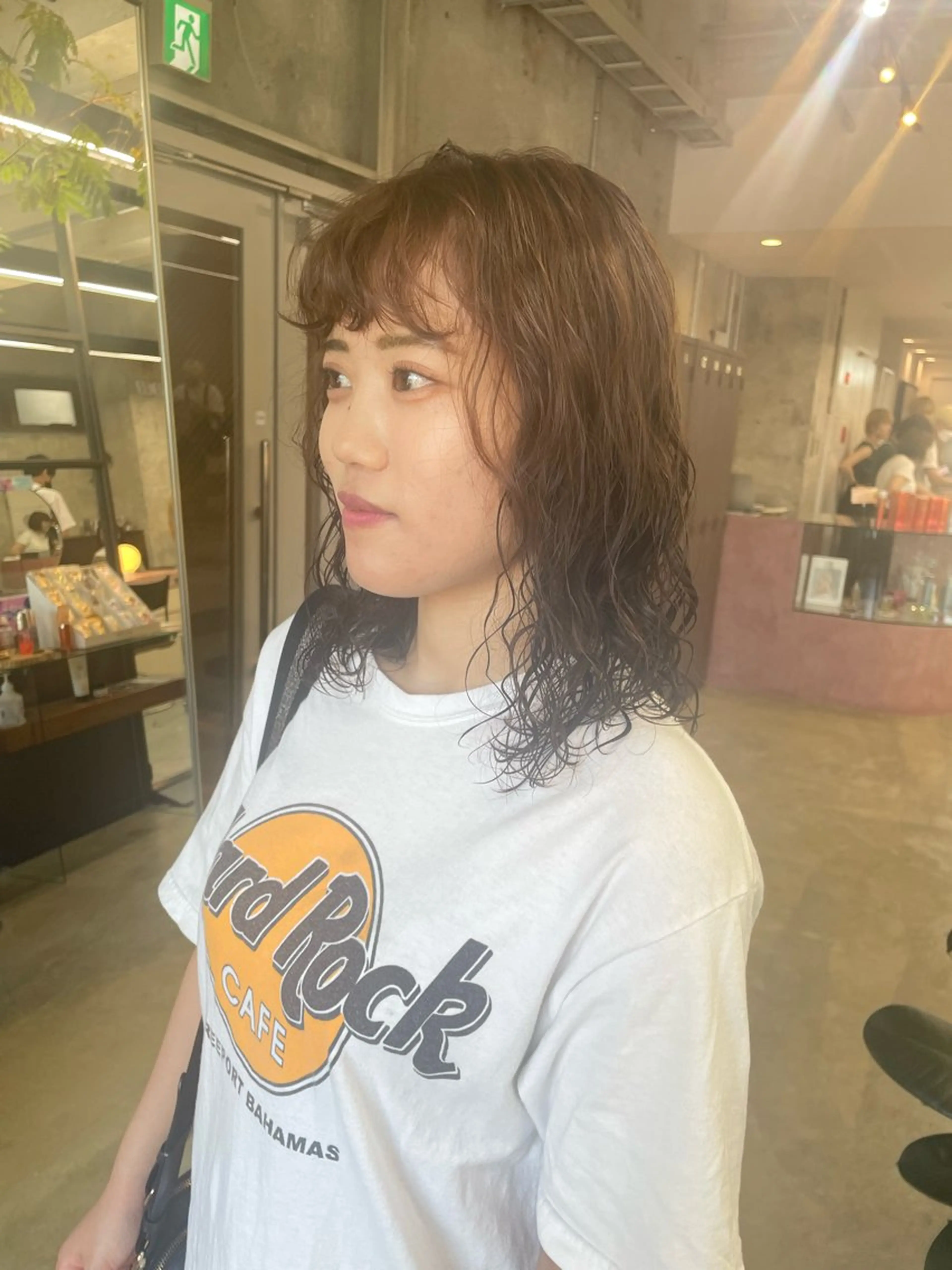 セミロング パーマ セミロングパーマ カット パーマ 鈴木瑛里／ブロンド ベージュ／ピンクのヘアスタイル