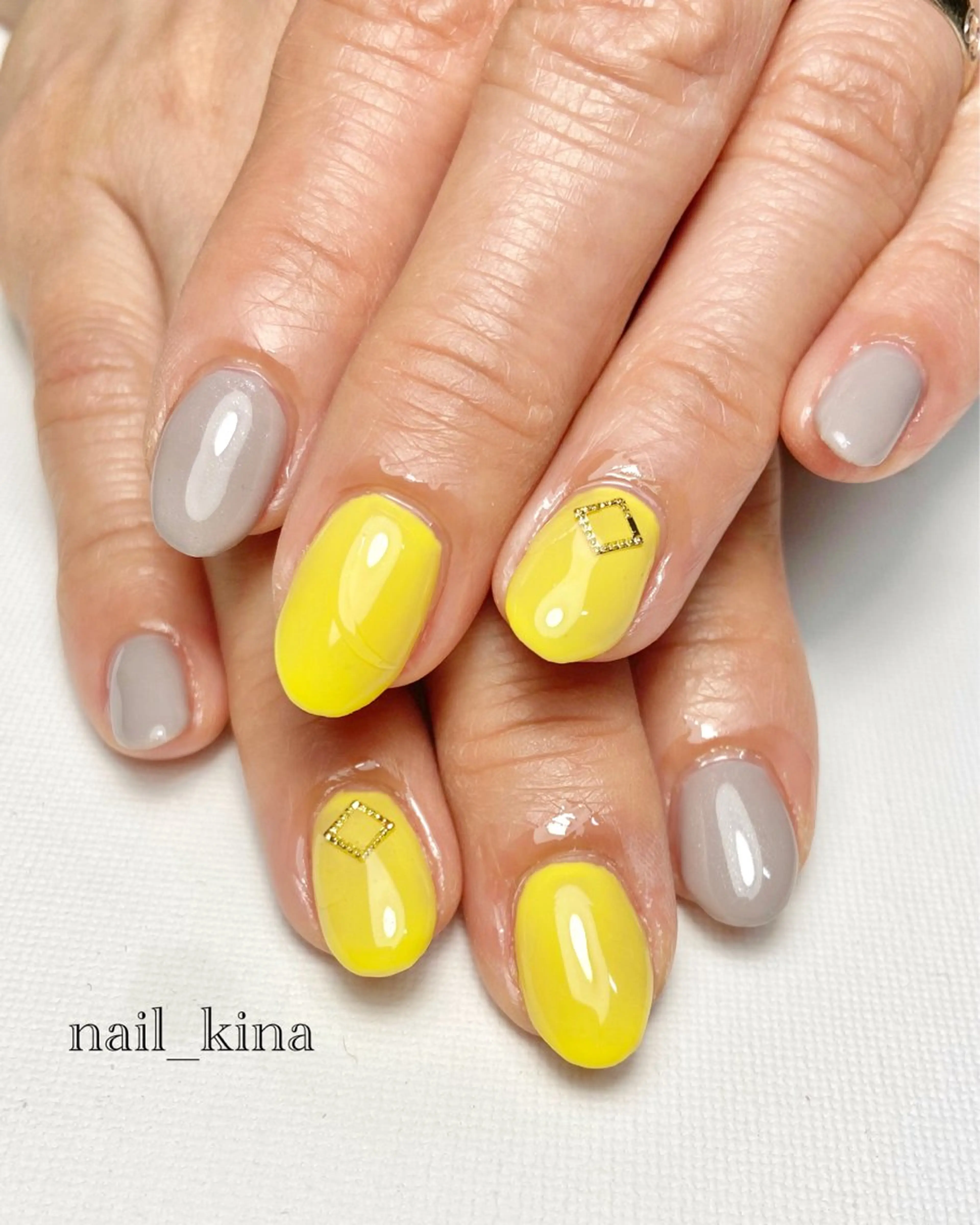 ネイル ワンカラーネイル 春ネイル 黄色 ハンドネイル nail_ kinaのネイルデザイン