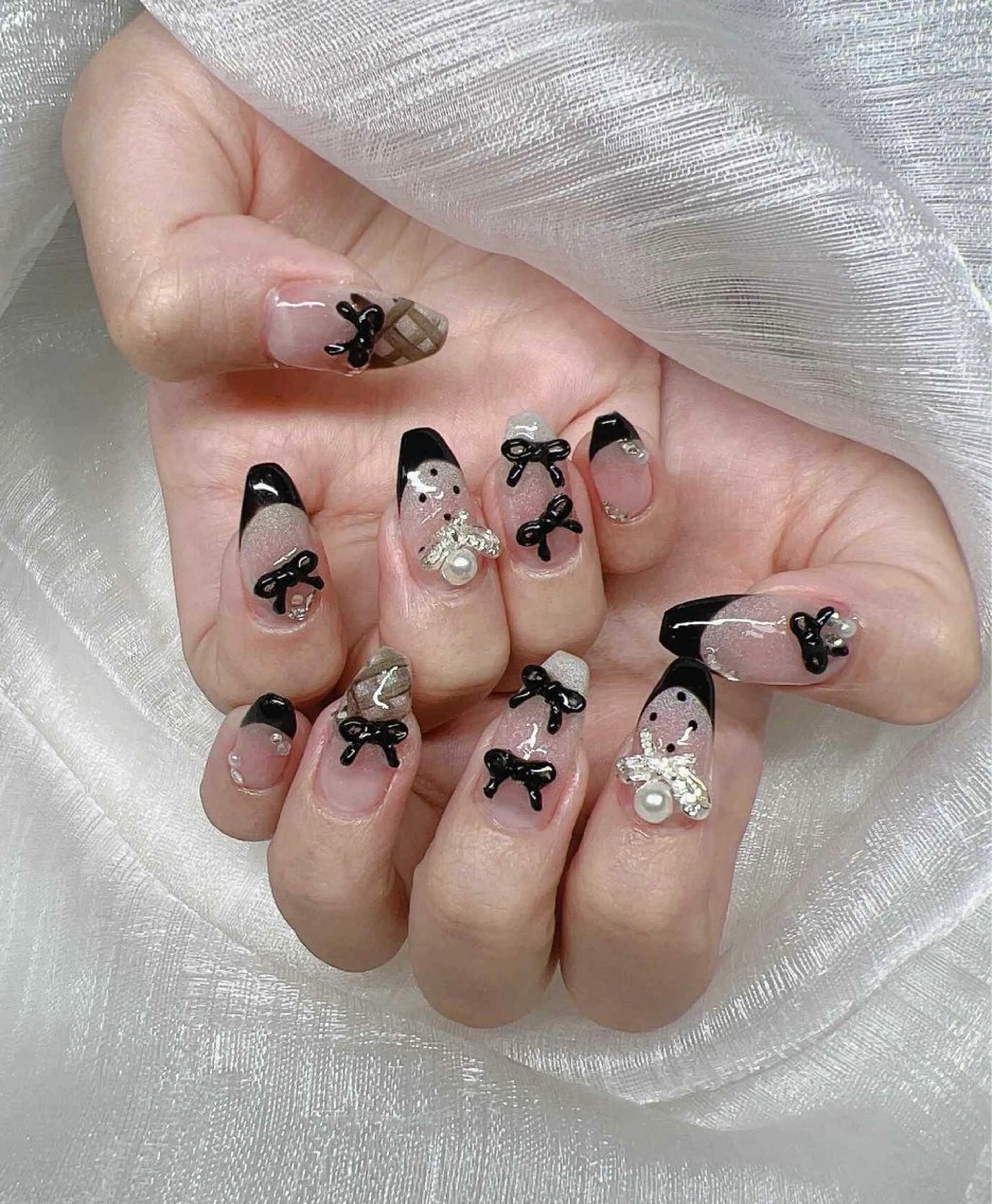 ネイル 長さ出し グラデーション 卒業式 キラキラネイル マグネットネイル ハンドネイル Lee Nailsのネイルデザイン