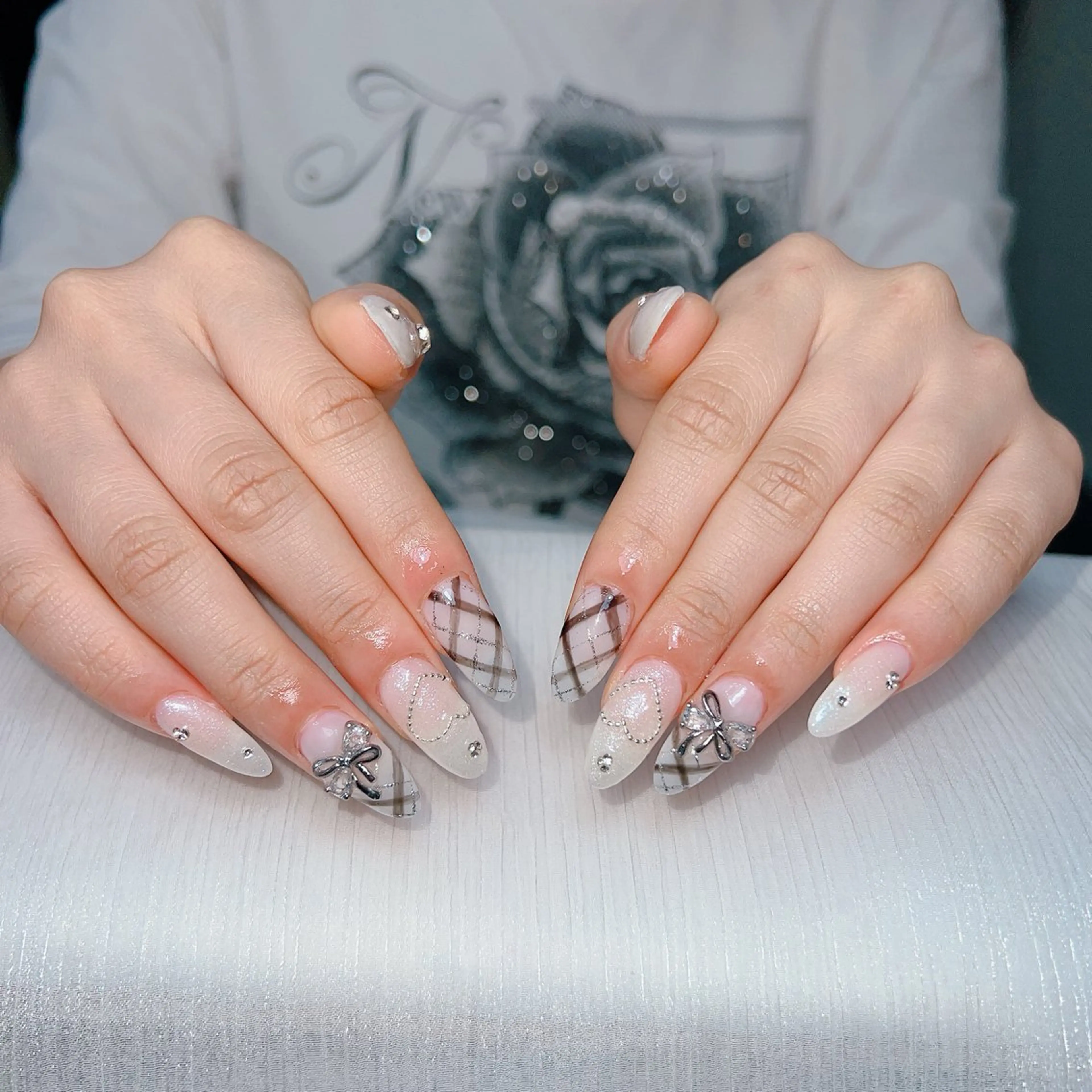 ネイル アニマル柄 ボルドー フレンチネイル ジェルネイル 韓国ネイル ハンドネイル MaiBeauty Niのネイルデザイン