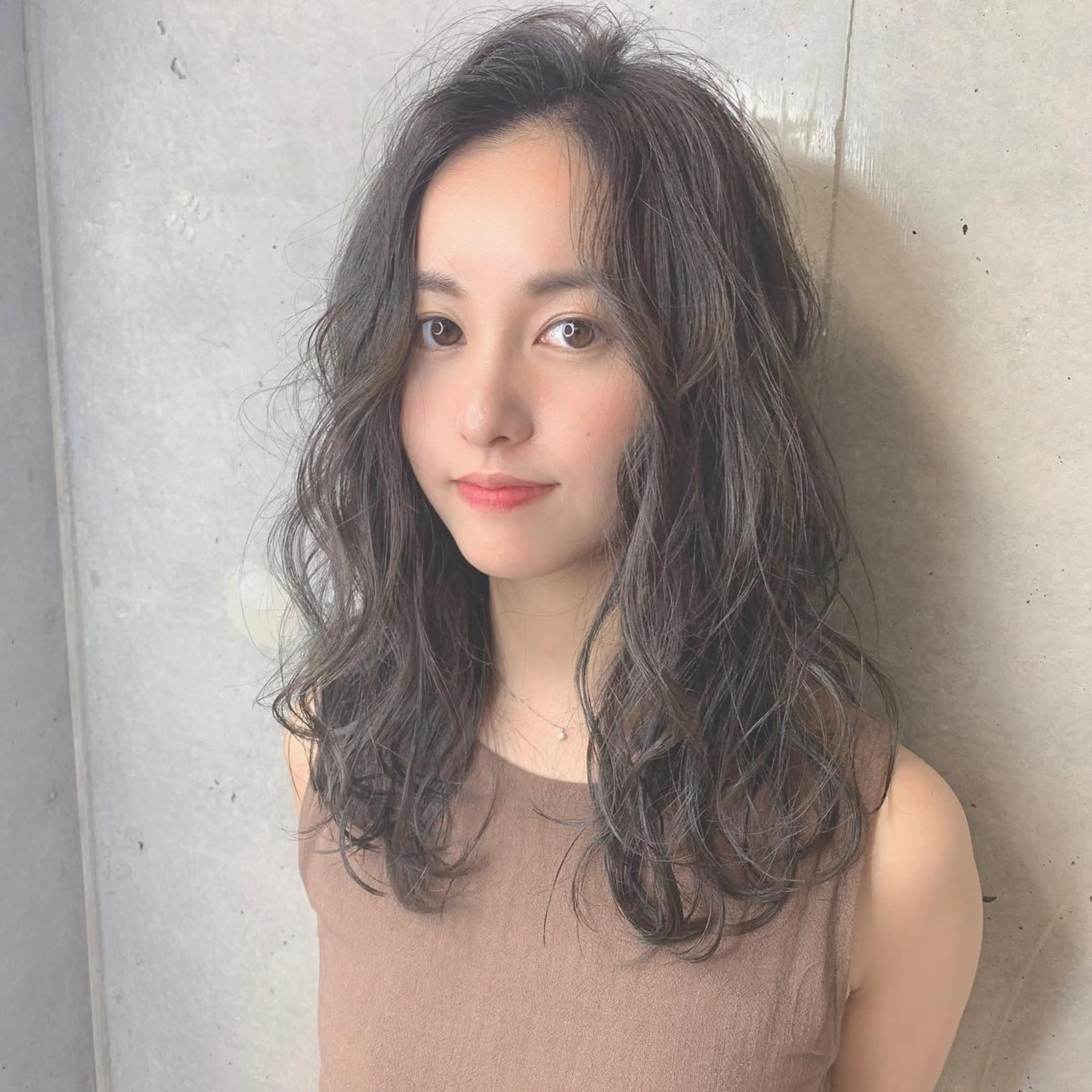 ロング カラー ブラウンカラー オリーブブラウン FILM hair design所属・梅本 有希のヘアスタイル