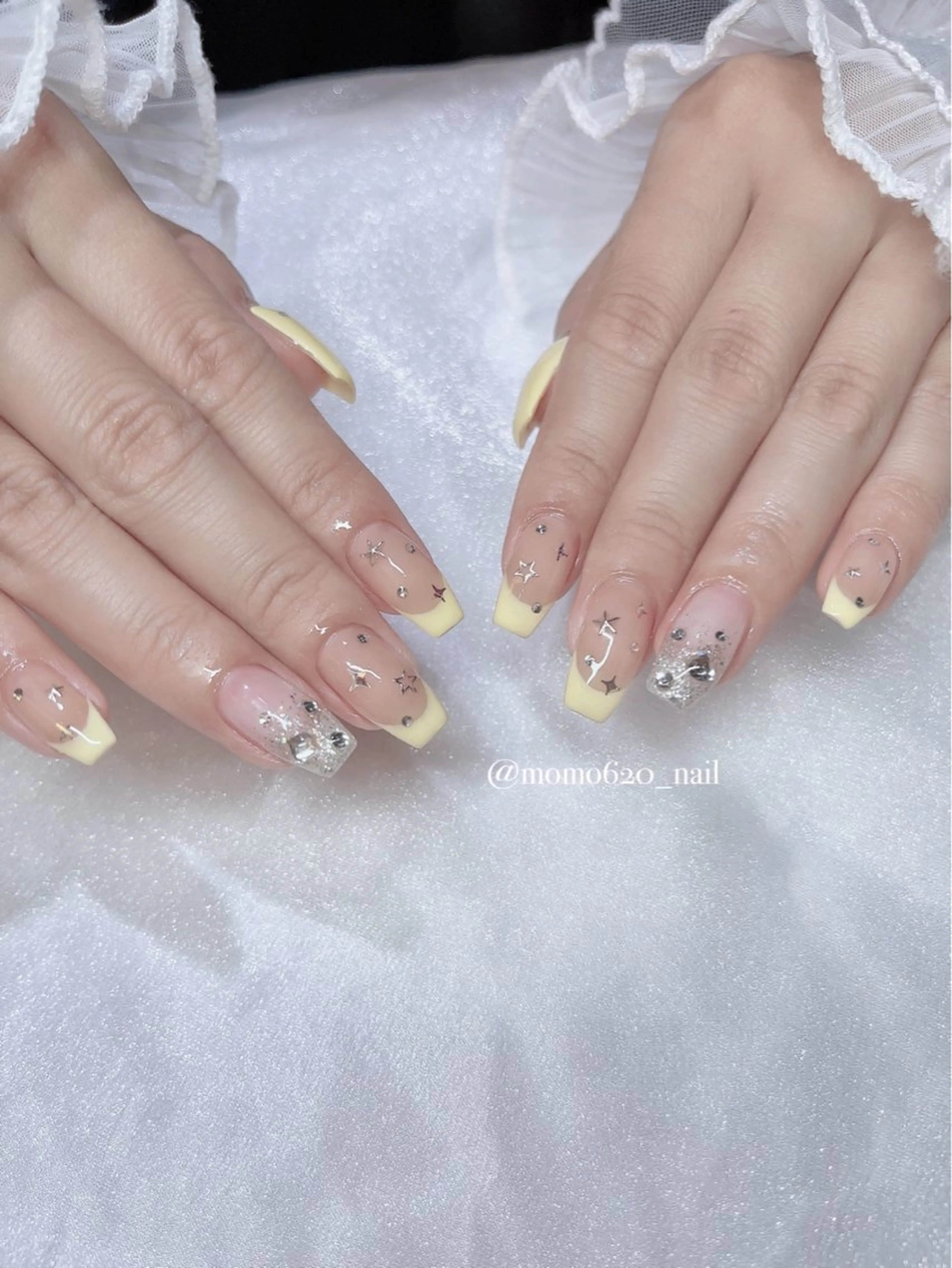 ネイル フレンチネイル 黄色 nailsalon moca 堀江店所属・moca堀江店 momokaのネイルデザイン