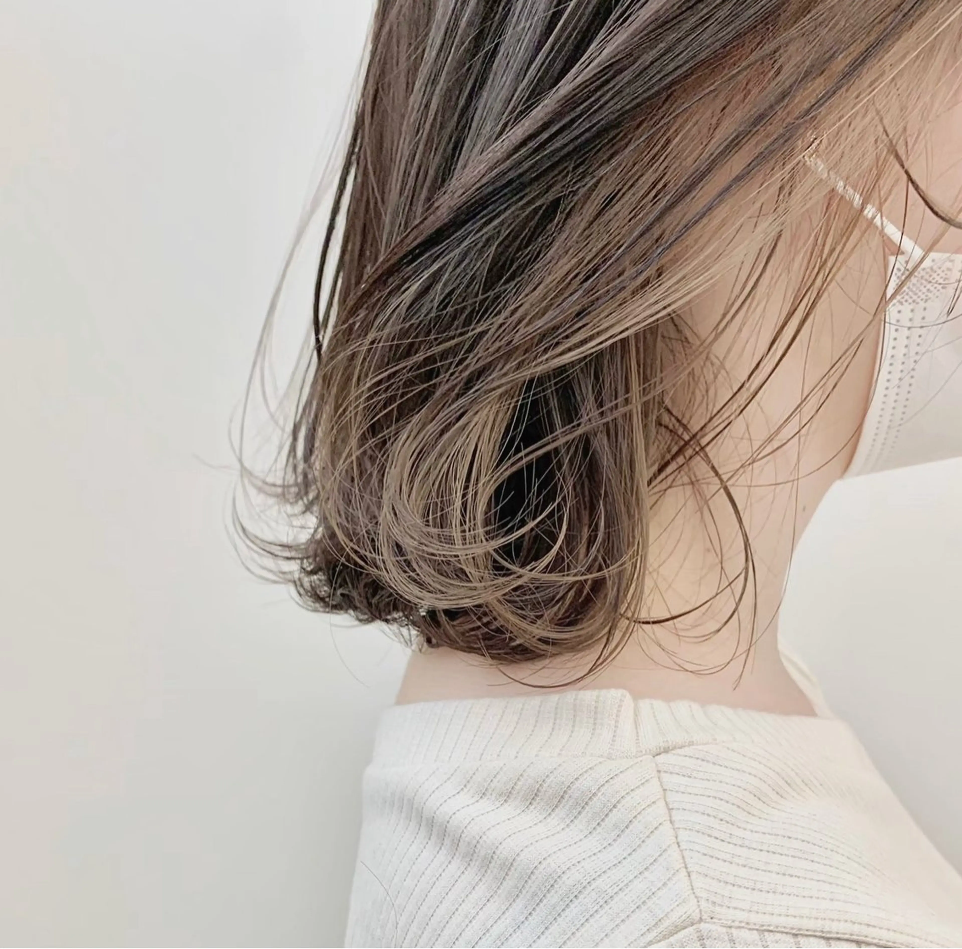 カラー ベージュカラー ホワイトベージュ ParveMix￤ 出石 菜々🥂のヘアスタイル