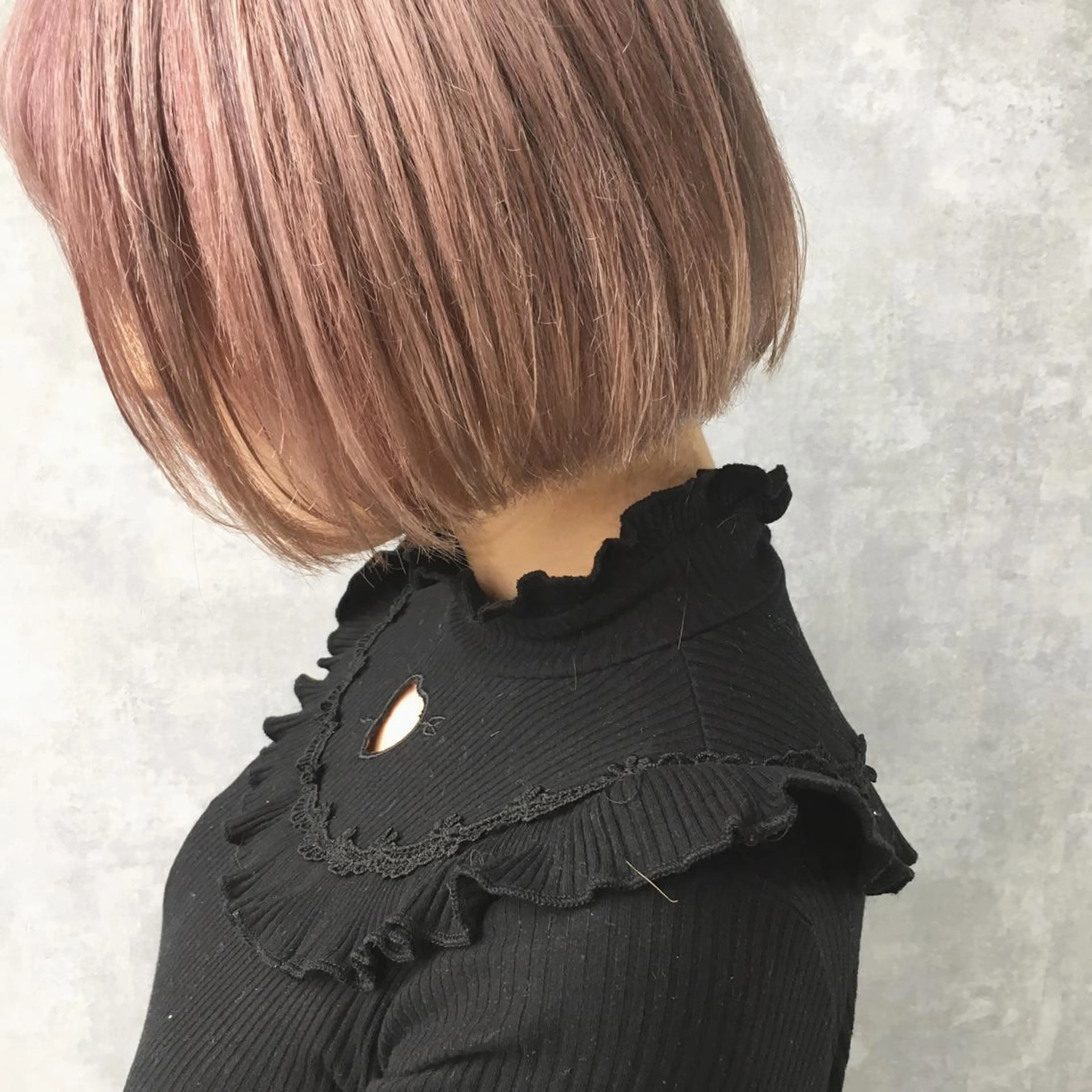 ショート カラー ベージュカラー ピンクカラー ピンクベージュ レイヤーカット BLend 渋谷のヘアスタイル
