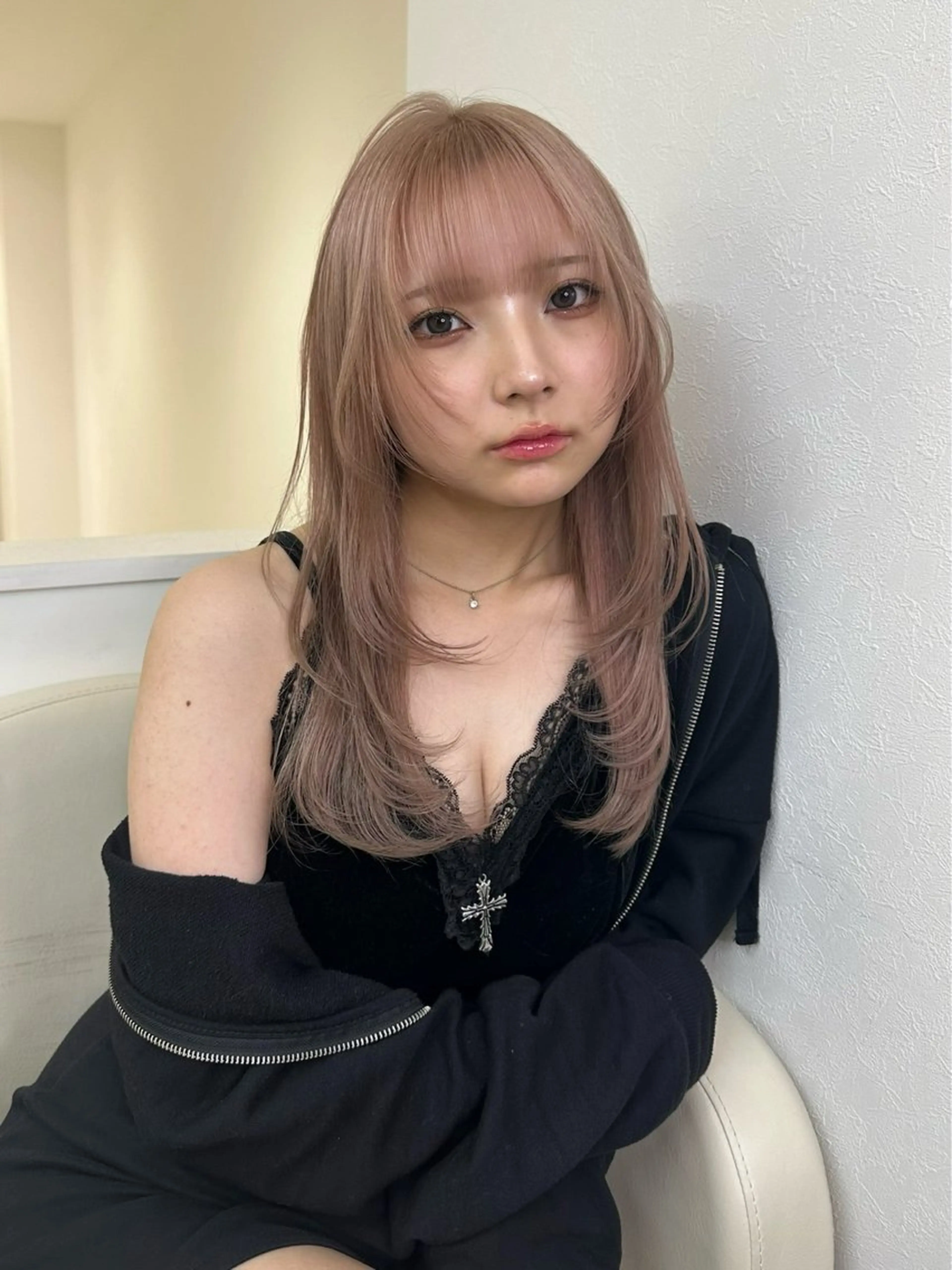 セミロング カラー ヘアカラー トリートメント はな ブリーチ ハイトーン/ 渋谷のヘアスタイル