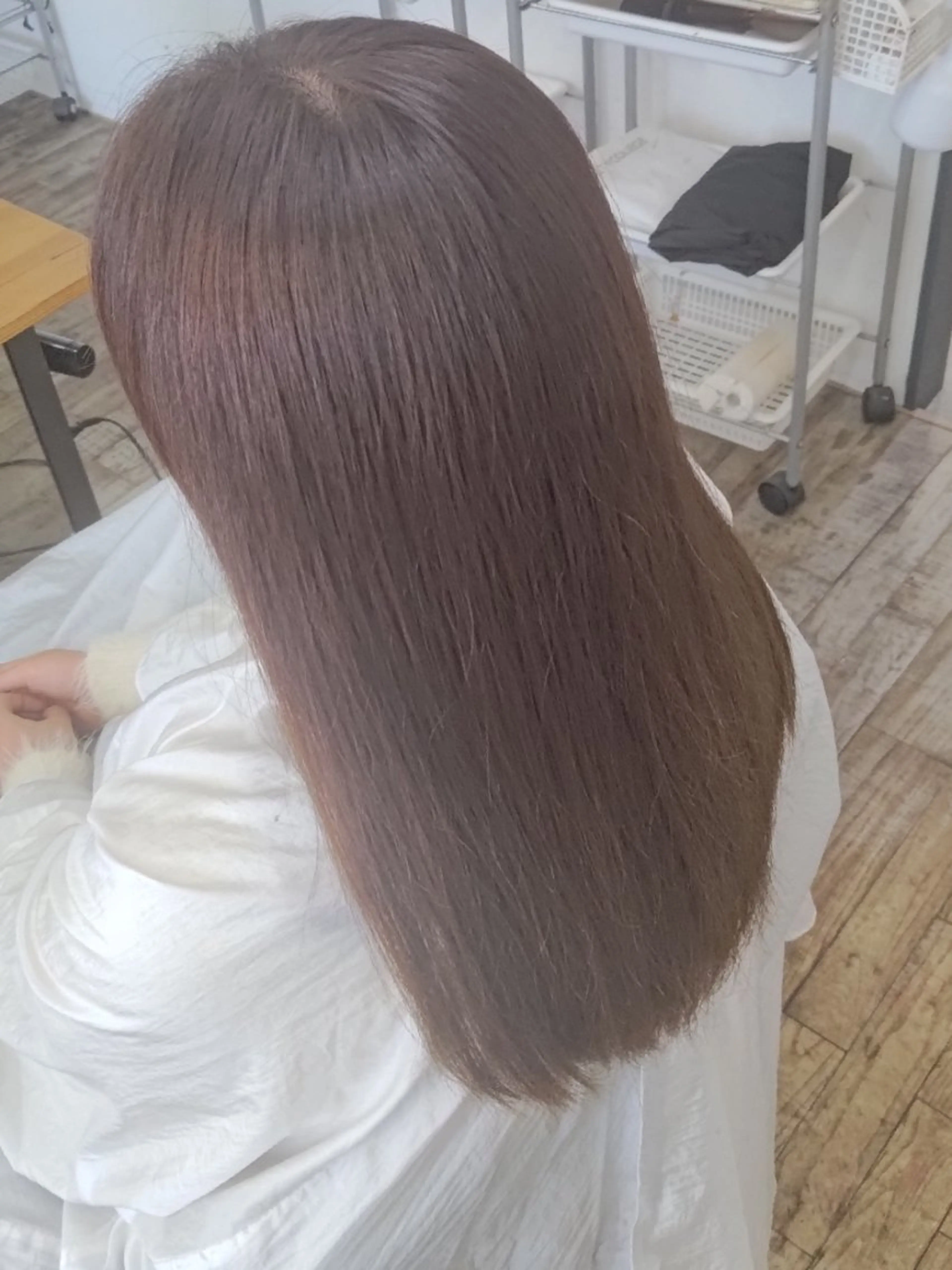 セミロング カラー ベージュカラー オリーブベージュ 高野 恭太のヘアスタイル