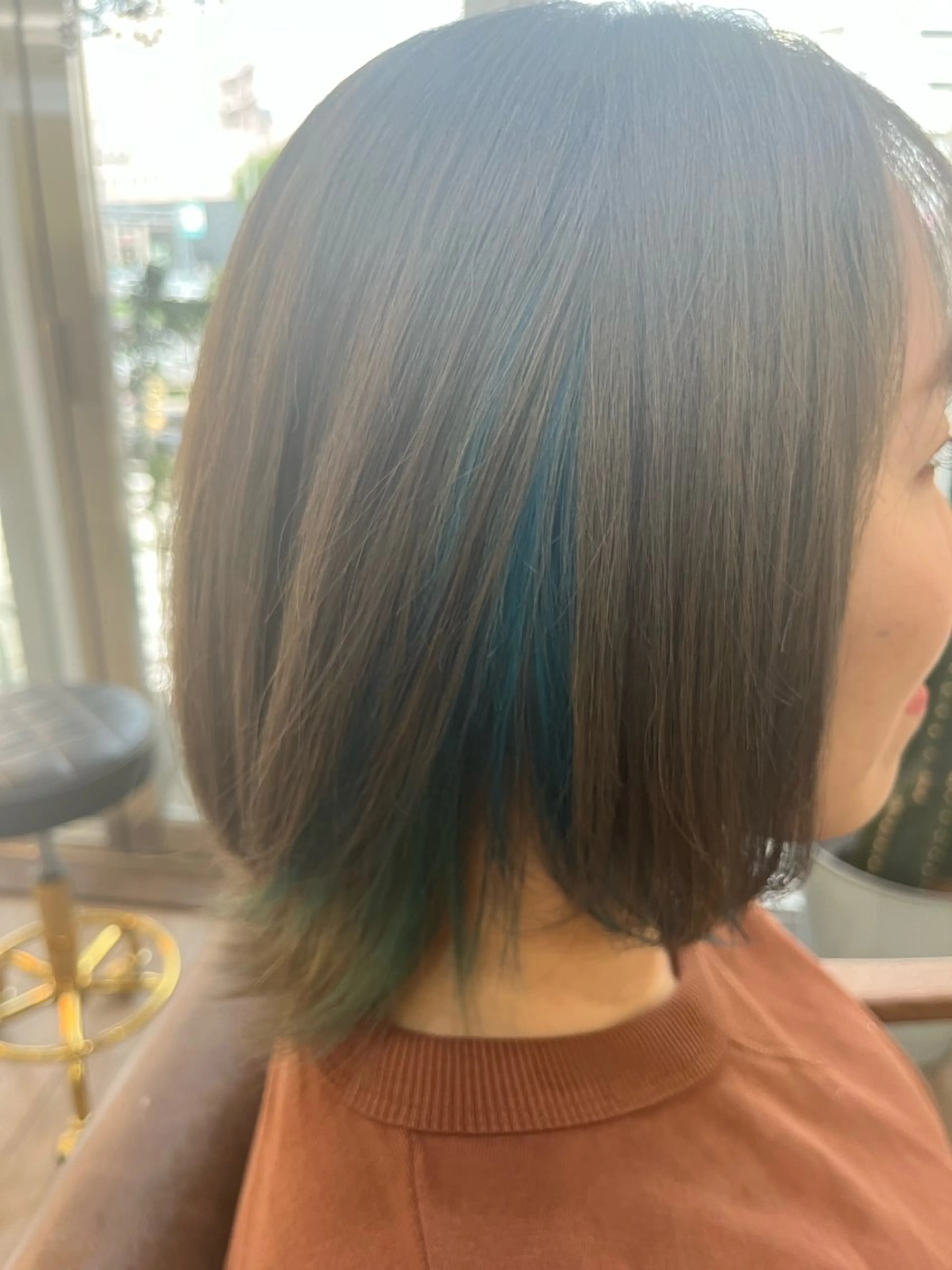 カラー バレイヤージュ ブリーチ ケアブリーチ ダブルカラー イヤリングカラー 戸川 紗良のヘアスタイル