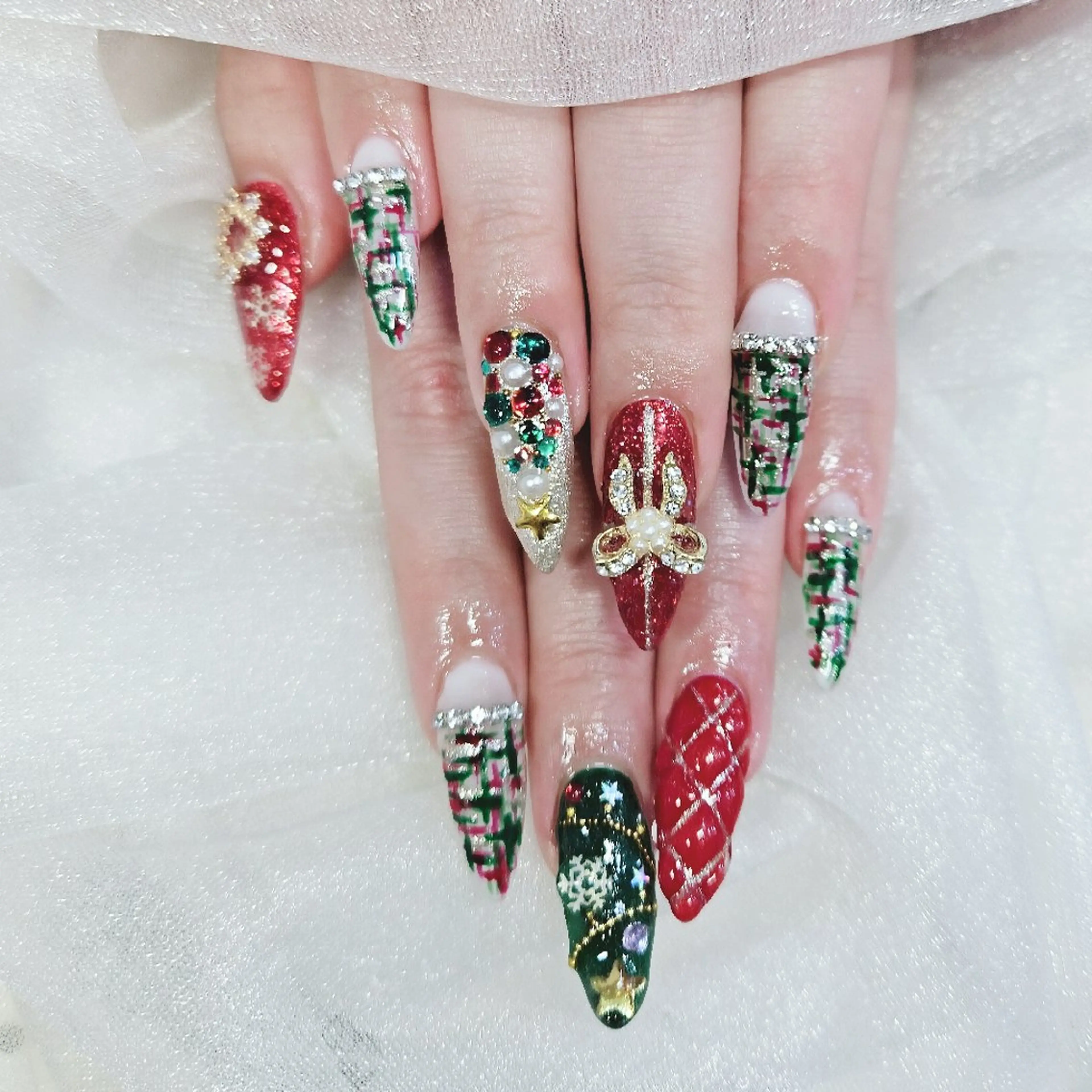 ネイル 🌈Yun nail hyejin💋のネイルデザイン