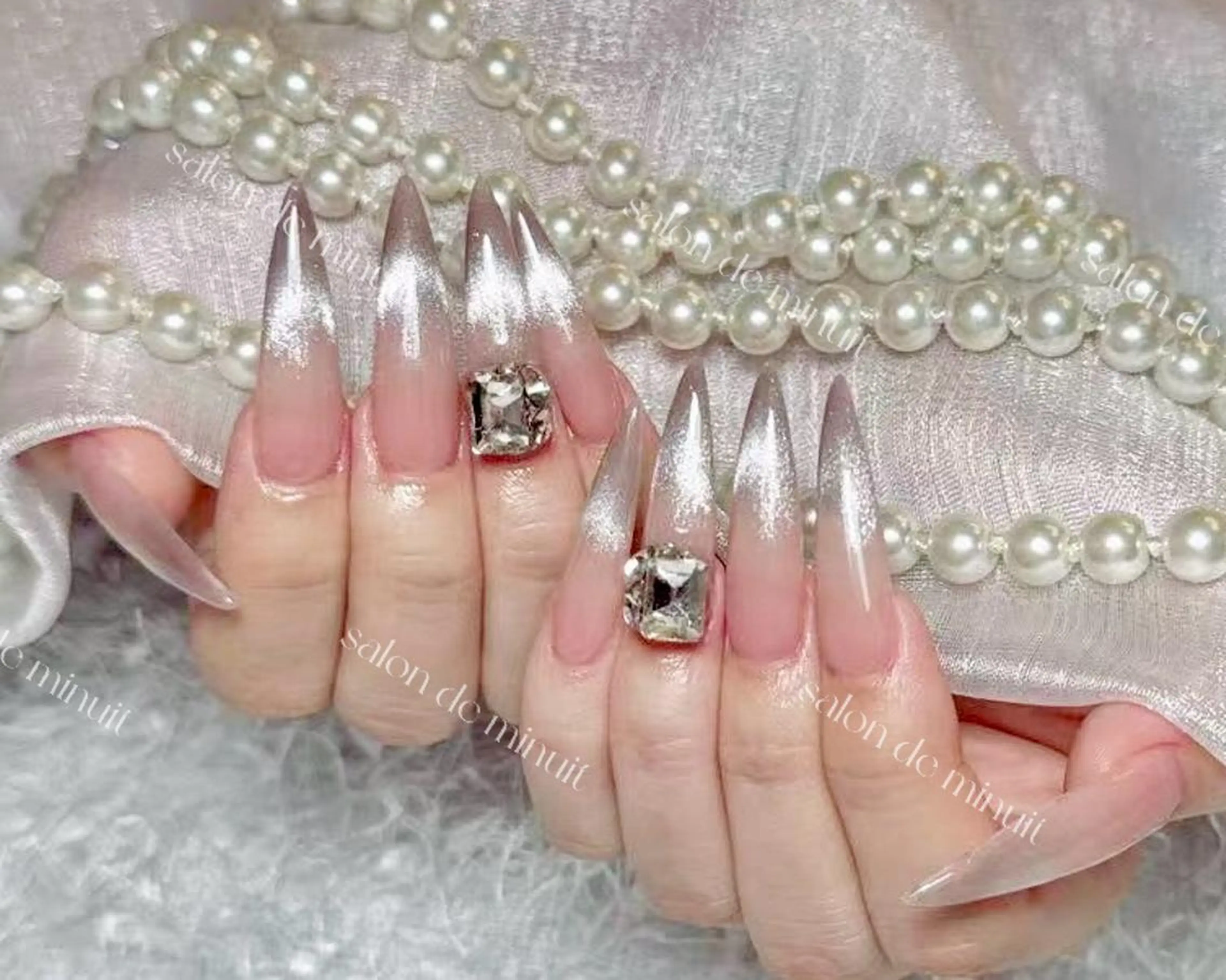 ネイル Salon de Minuit🦩のネイルデザイン