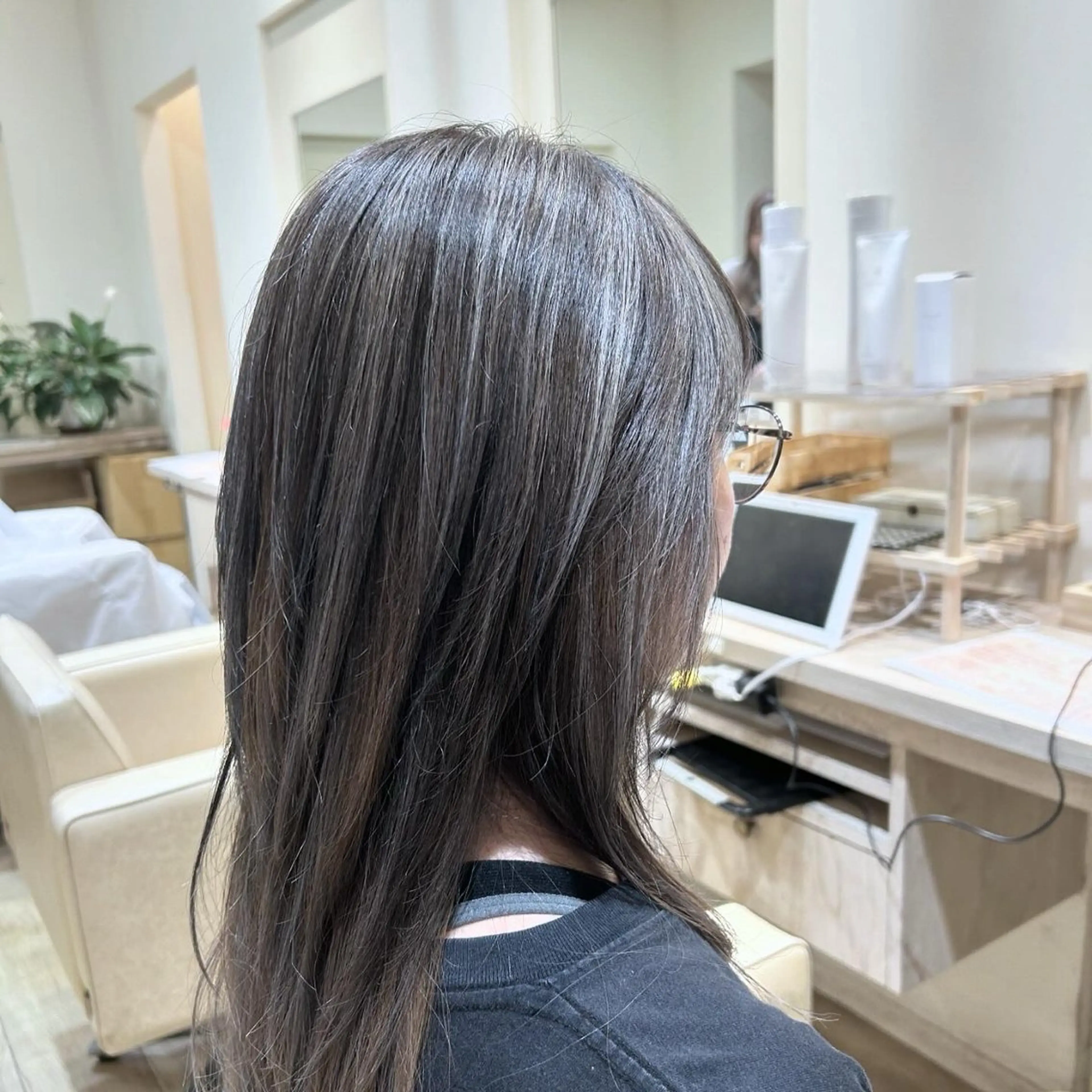 ロング カラー ハイライトカラー ハイライト hair＆make CIEL所属・武井 哉子のヘアスタイル