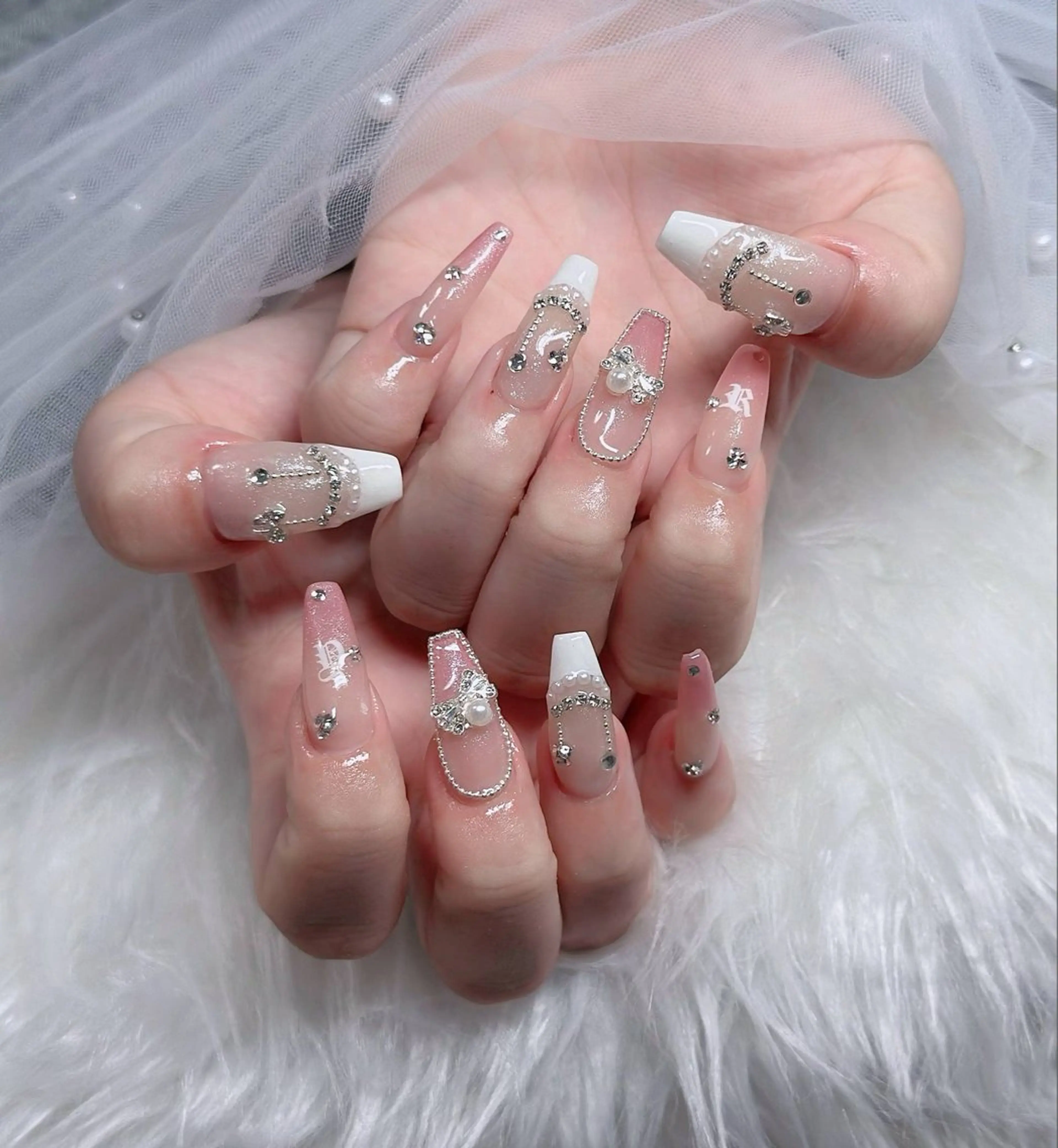 ネイル フレンチネイル ジェルネイル ガラスフレンチ ハロウィン ハート ハンドネイル H.baby Nail Salonのネイルデザイン