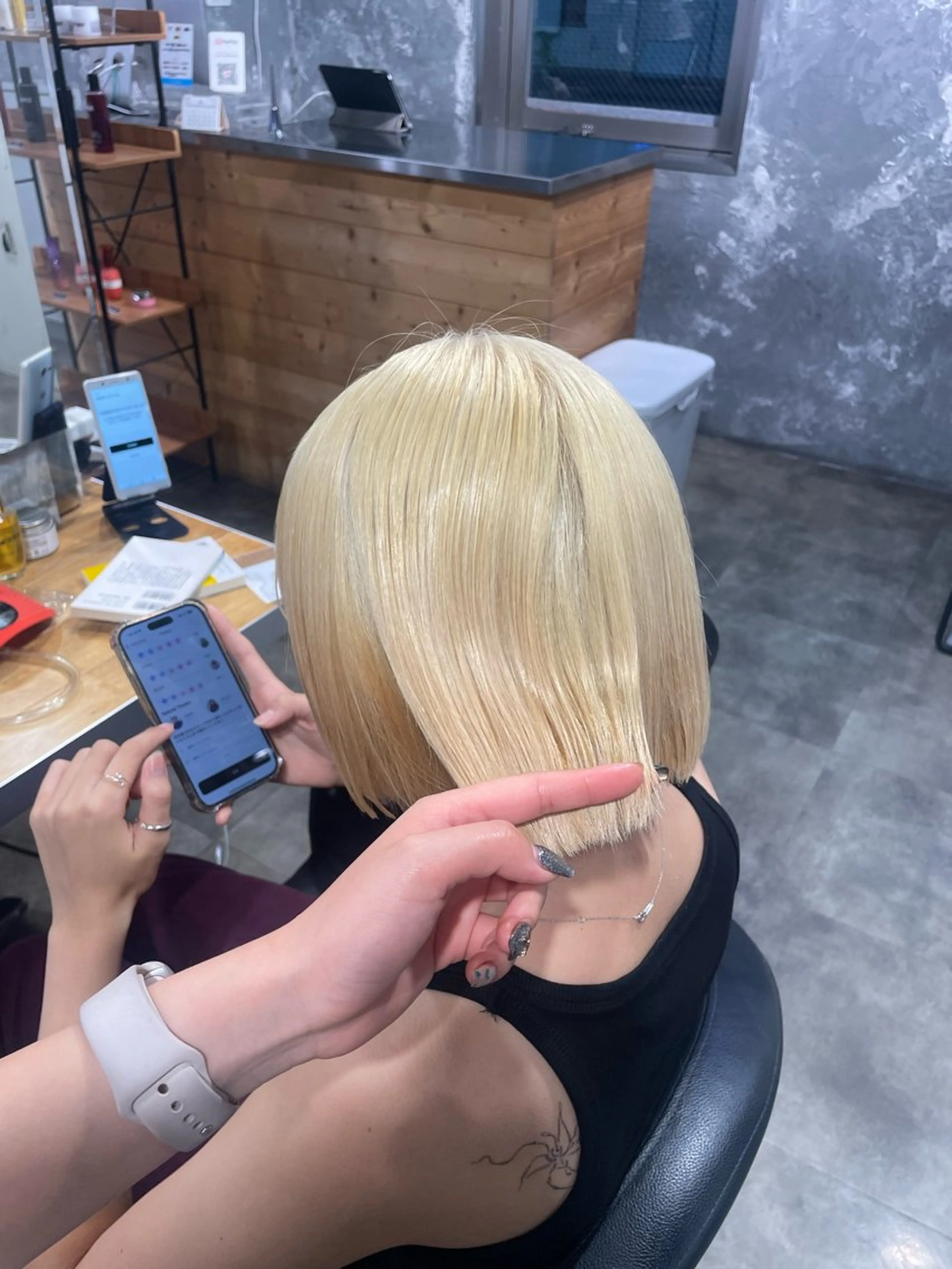 ショート カラー ヘアカラー ハイトーンブロンド 横浜💞ミオのヘアスタイル