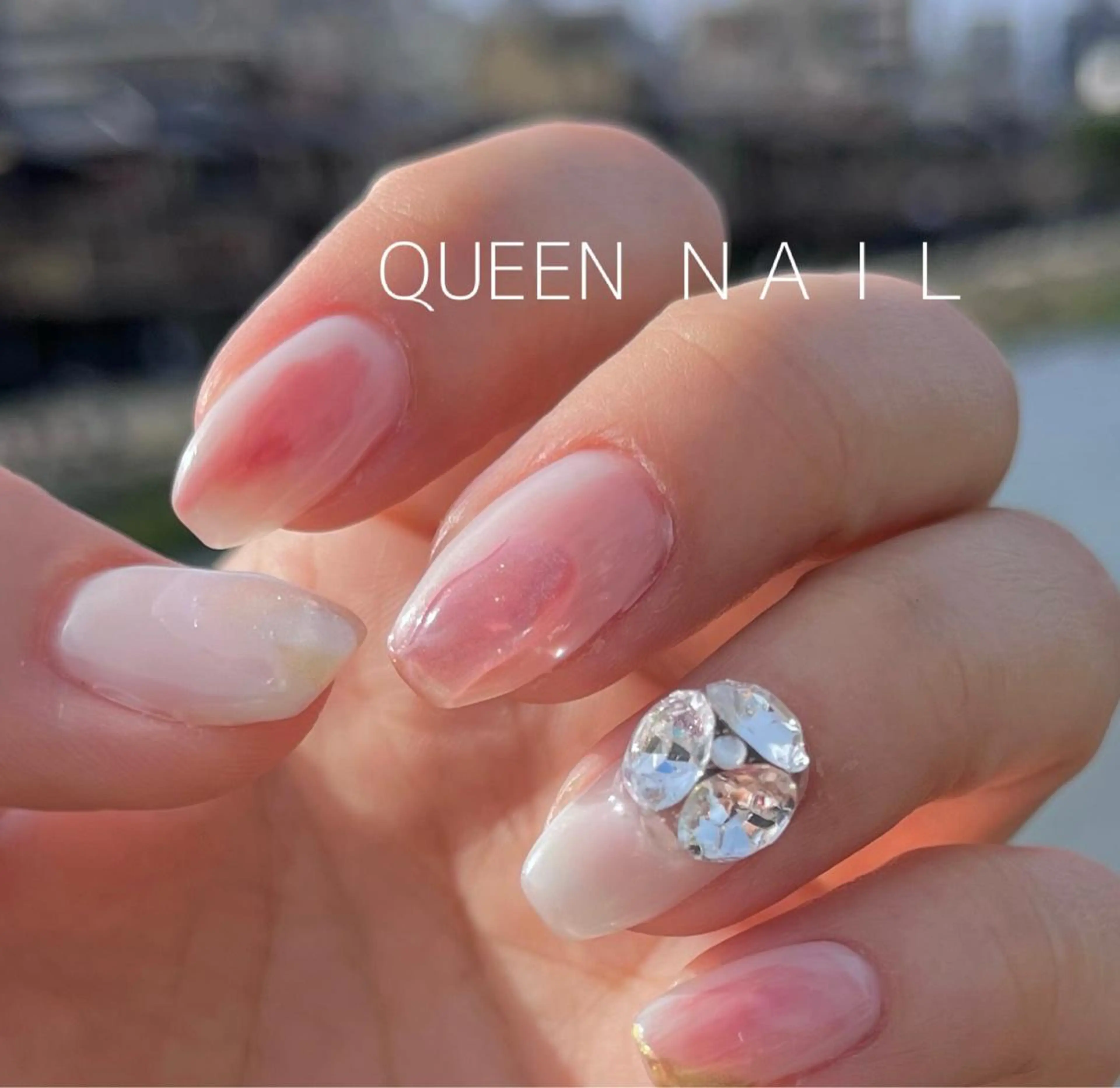 ミディアム カラー ネイル 韓国風ヘア 氷ネイル・うるうるネイル 韓国ネイル ニュアンスネイル オフィスネイル Queen nail所属・QUEEN ＮＡＩＬのネイルデザイン